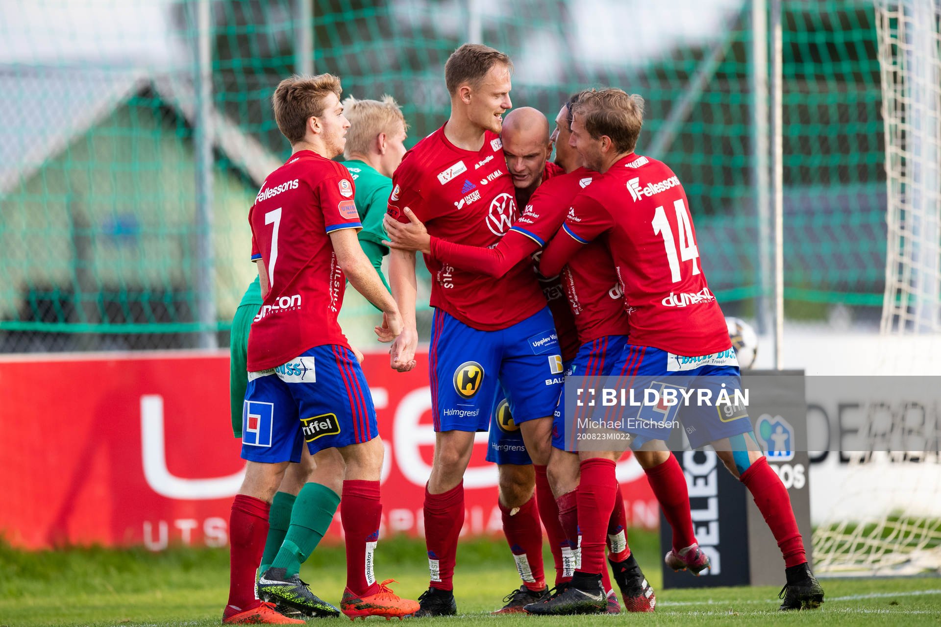 Östers Simon Alexandersson med lagkamrater