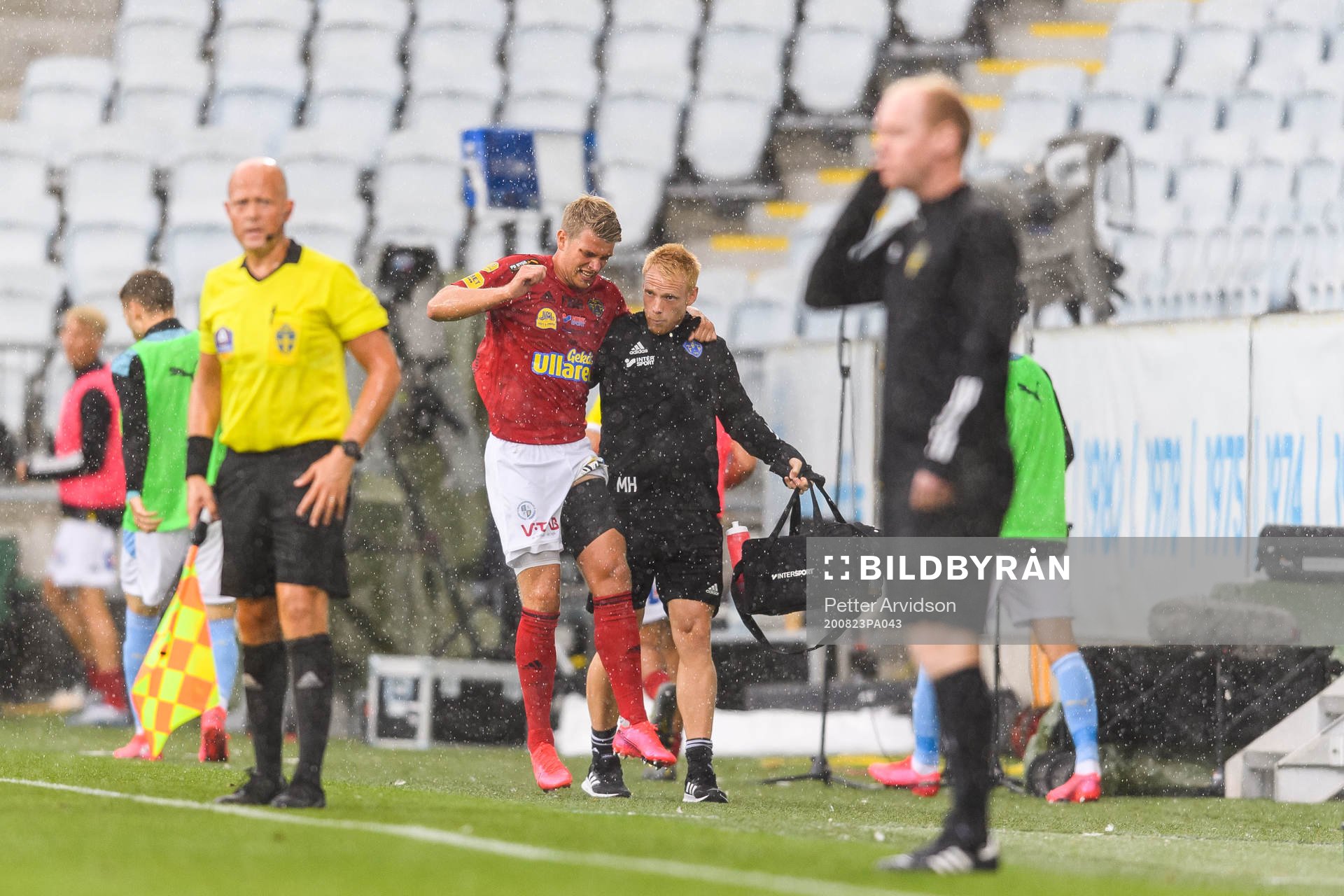 Falkenbergs Marcus Mathisen lämnar planen