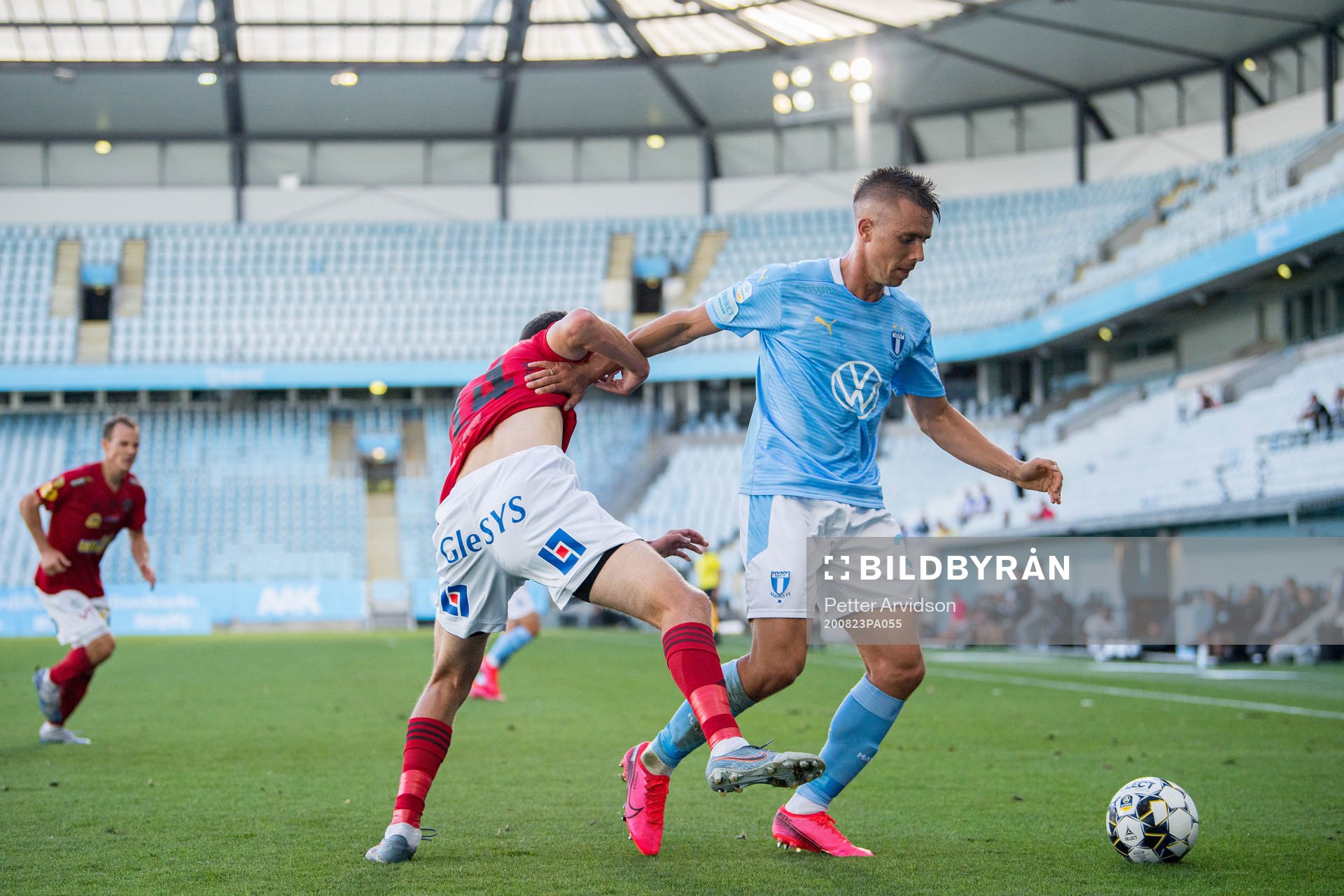 Falkenbergs Matthew Garbett och Malmö FFs Jonas Knudsen