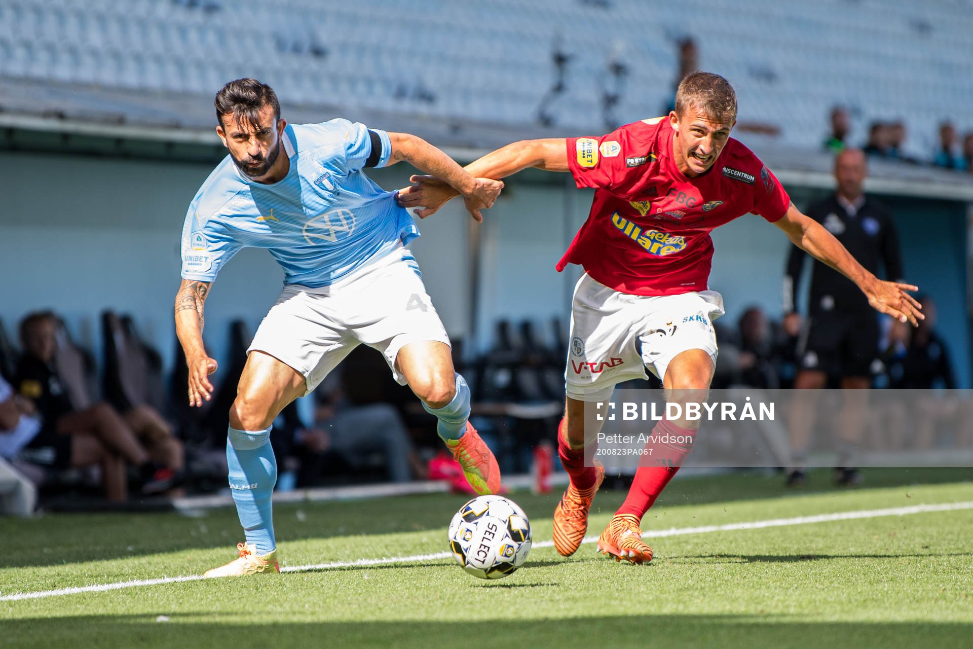 Malmö FFs Behrang Safari och Falkenbergs John Björkengren