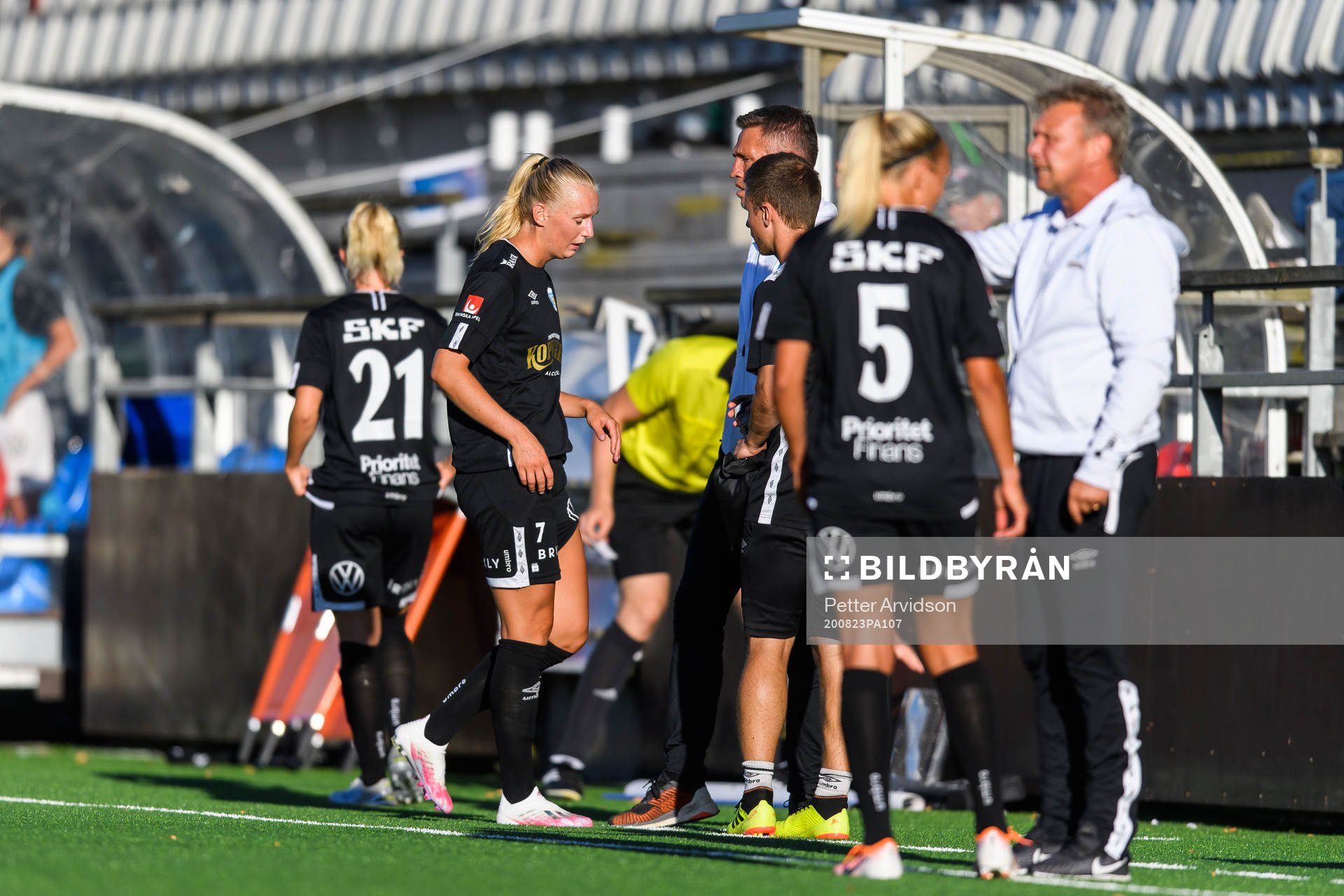 Göteborgs Stina Blackstenius lämnar planen