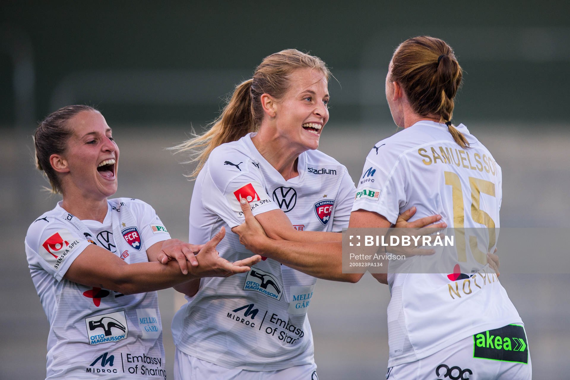 Rosengårds Jessica Samuelsson (th) jublar med Jelena