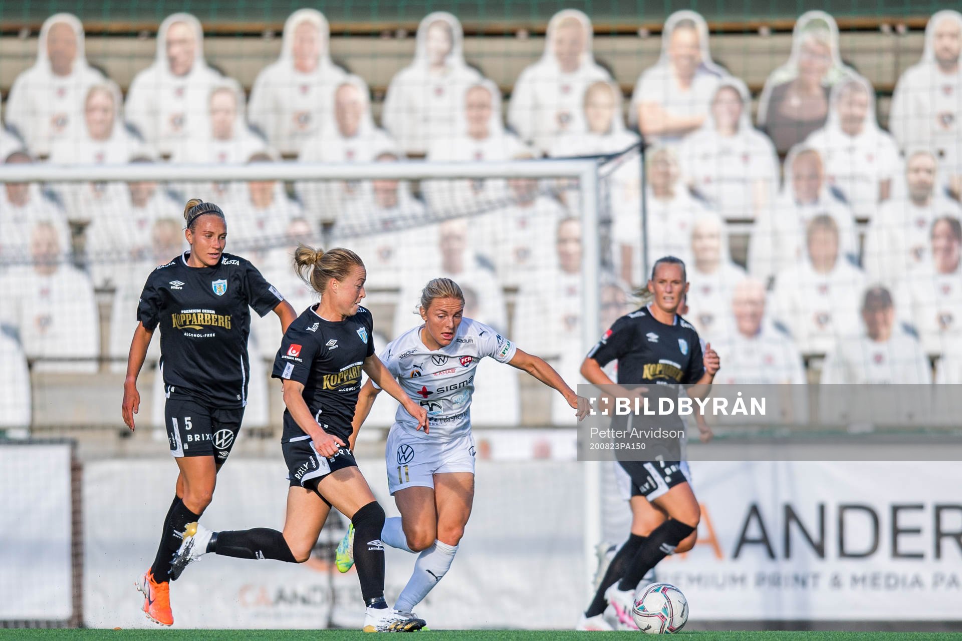 Rosengårds Mimmi Larsson mot Göteborgs Emma Koivisto och