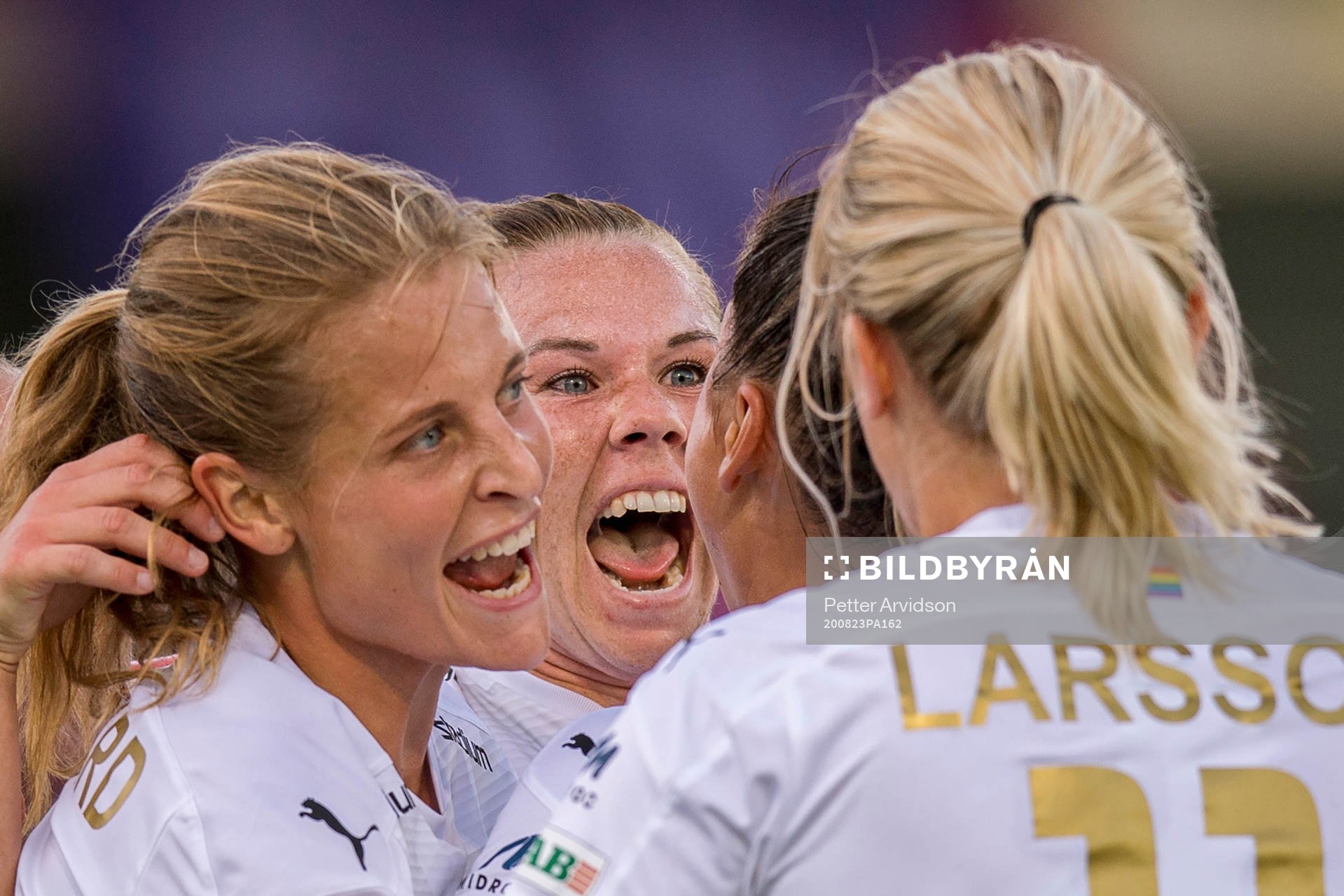 Rosengårds Jessica Samuelsson jublar med lagkamrater