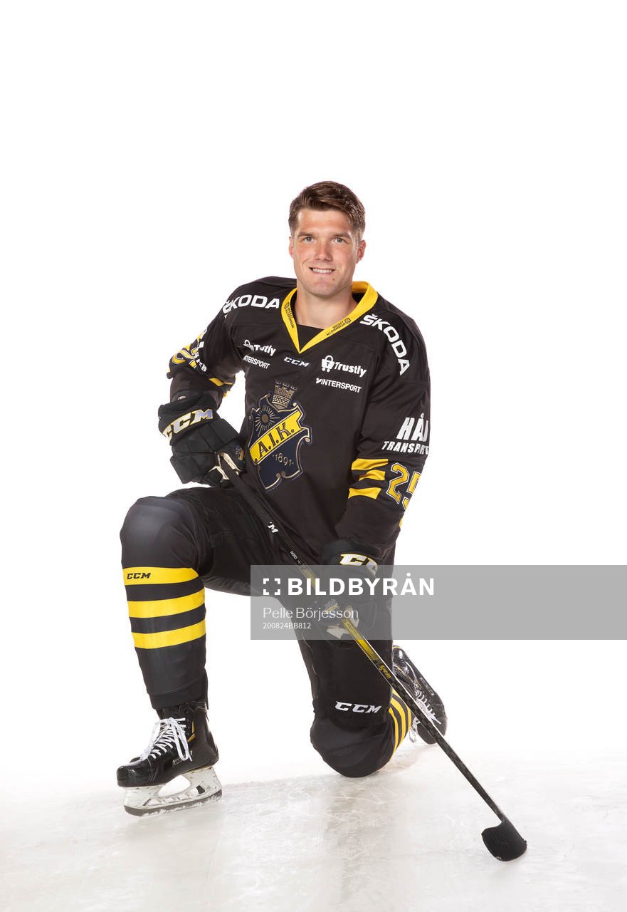 s Adam Winborg