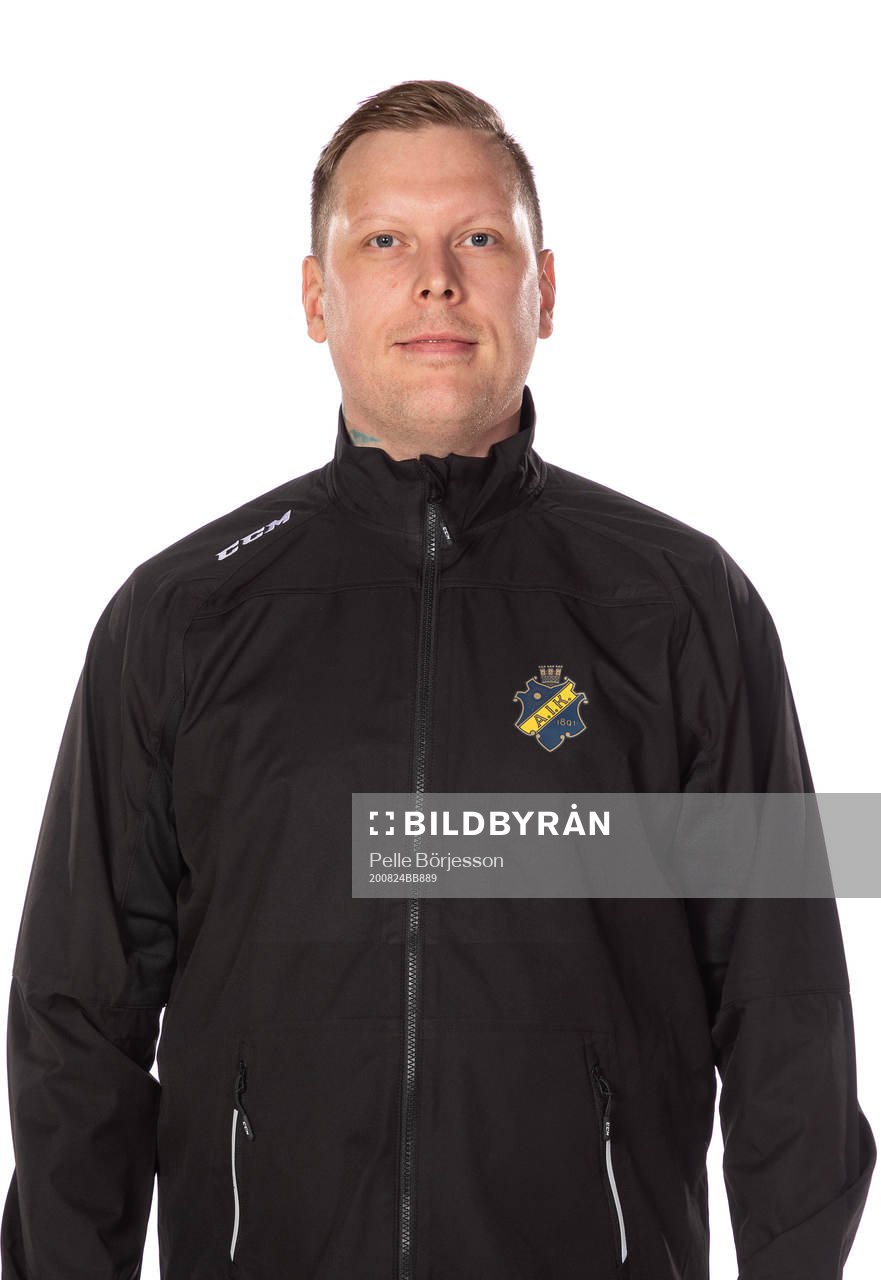 s materialförvaltare Robert Persson