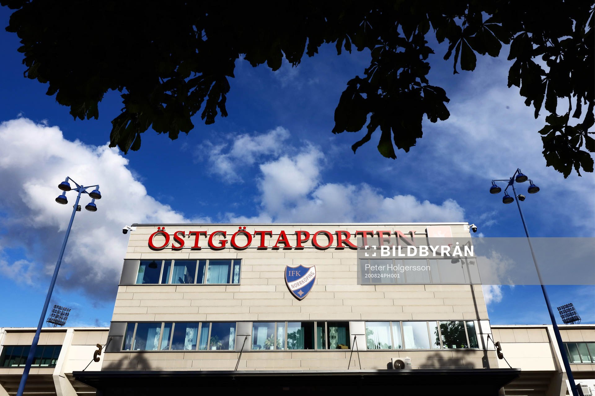 Östgötaporten före fotbollsmatchen i Allsvenskan mellan