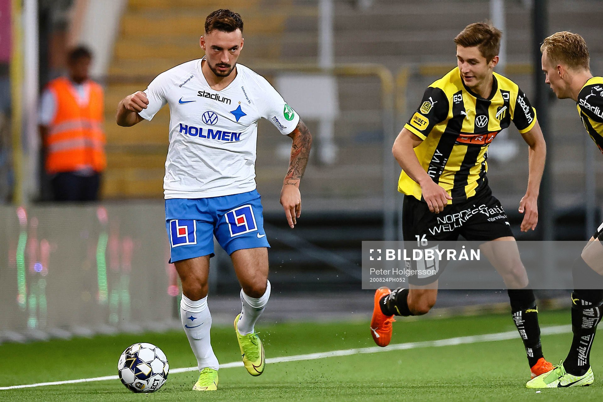 IFK Norrköpings Sead Haksabanovic och Häckens Leo
