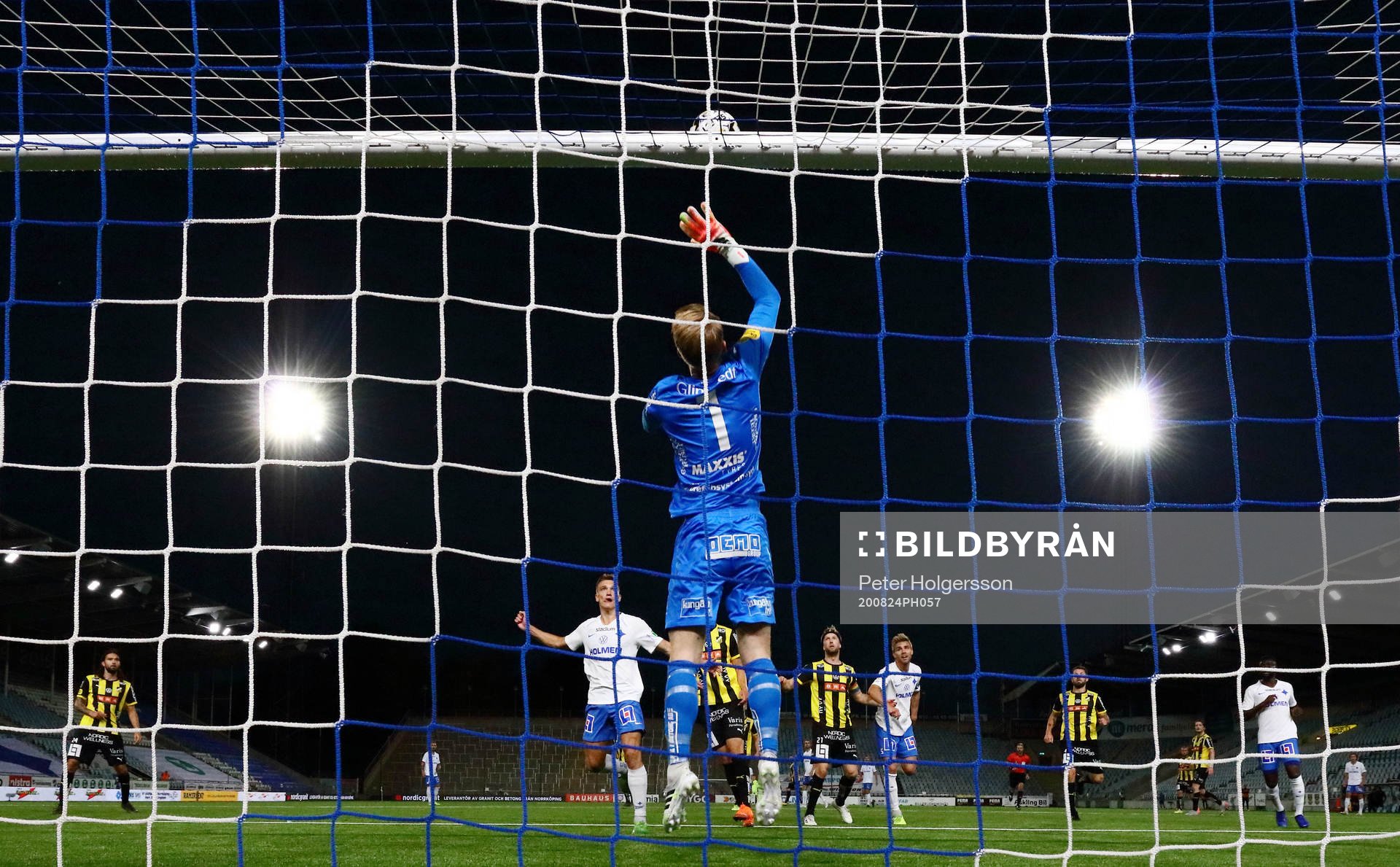 Räddning av Häckens målvakt Pontus Dahlberg