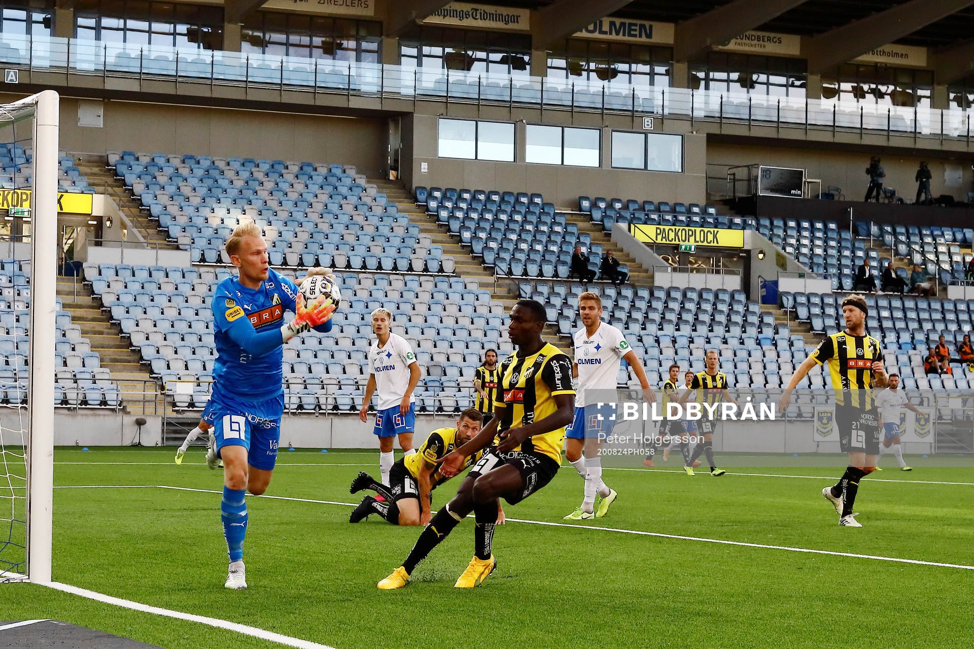 Räddning av Häckens målvakt Pontus Dahlberg