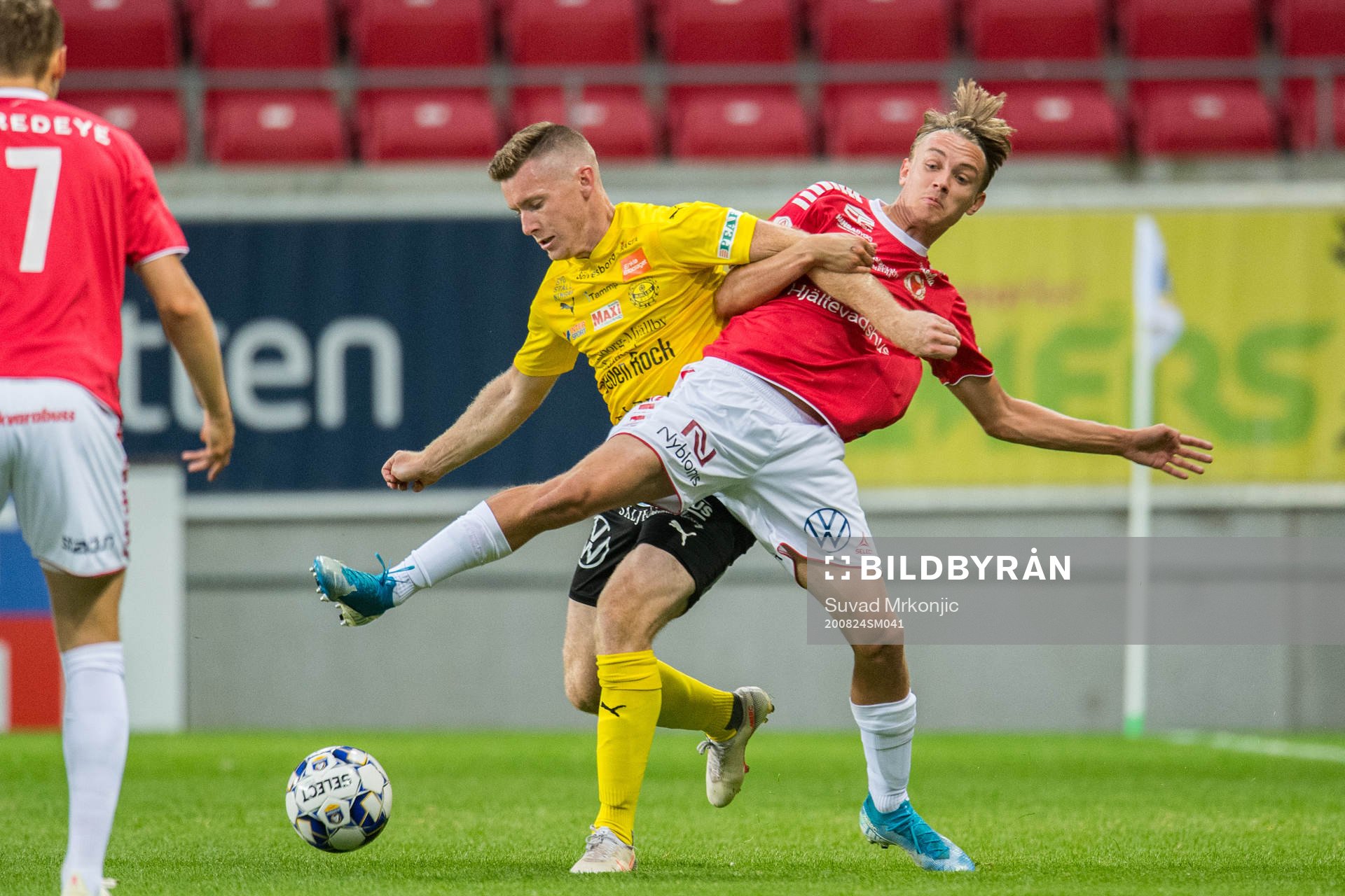 Mjällbys Viktor Agardius och Kalmars Isak Magnusson
