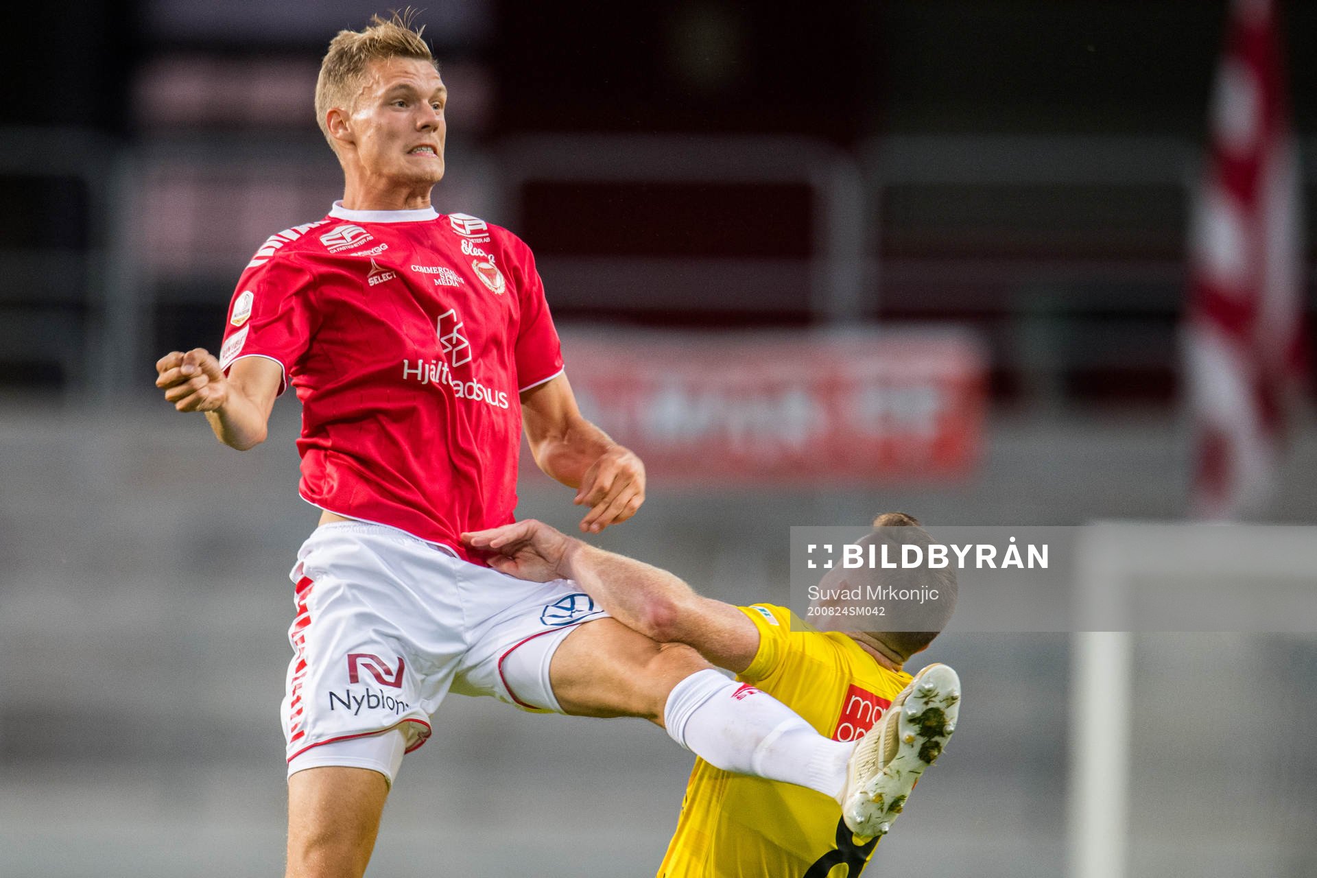 Kalmars Svante Ingelsson och Mjällbys Viktor Agardius
