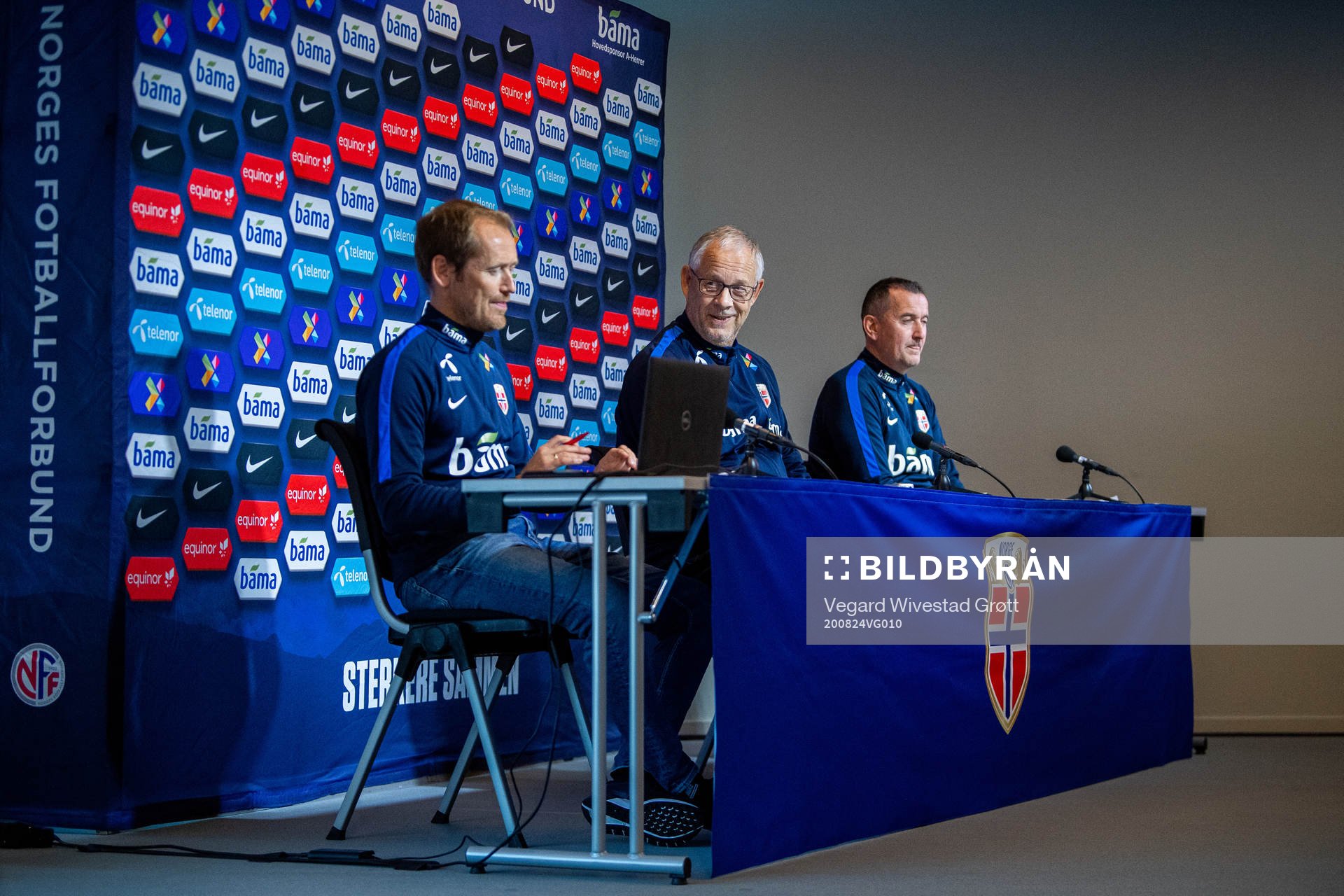 Svein Graff, head coach Lars Lagerbäck and assistant coach