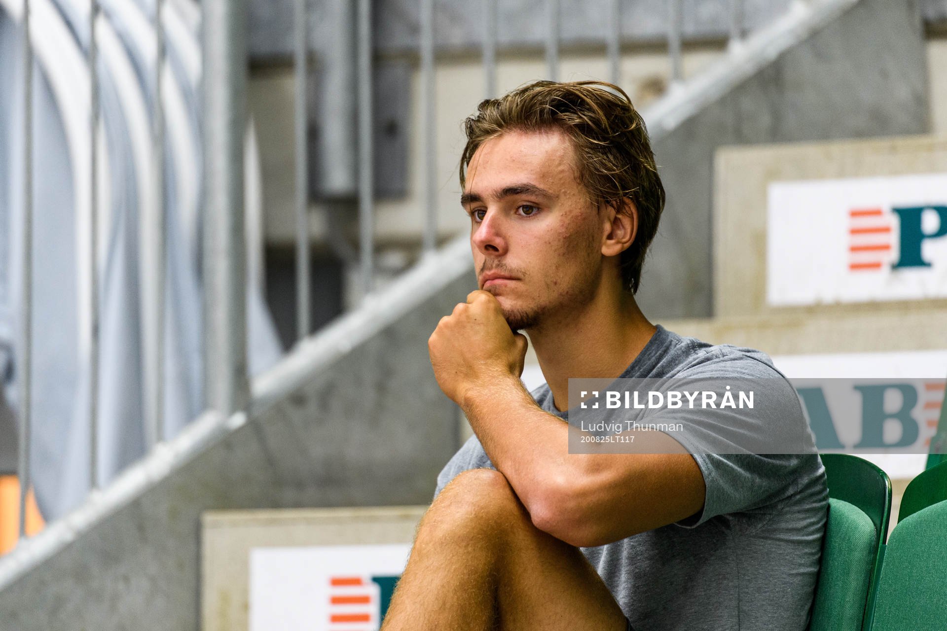 Rögles nyförvärv Raphaël Lavoie på läktaren