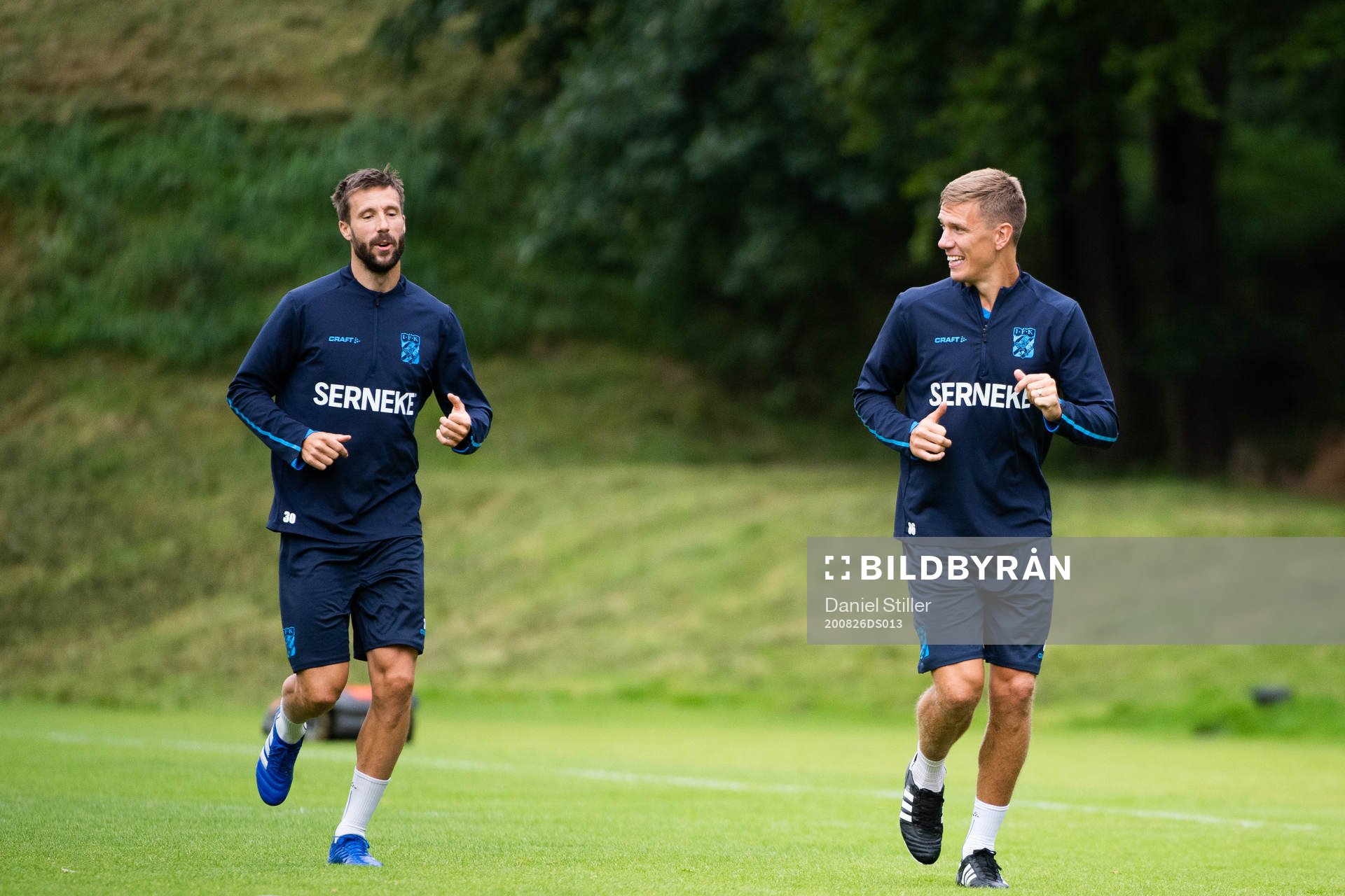 Mattias Bjärsmyr och Pontus Wernbloom tränar med IFK