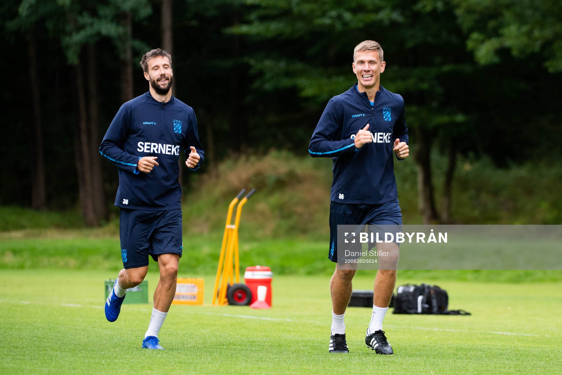 Mattias Bjärsmyr och Pontus Wernbloom tränar med IFK