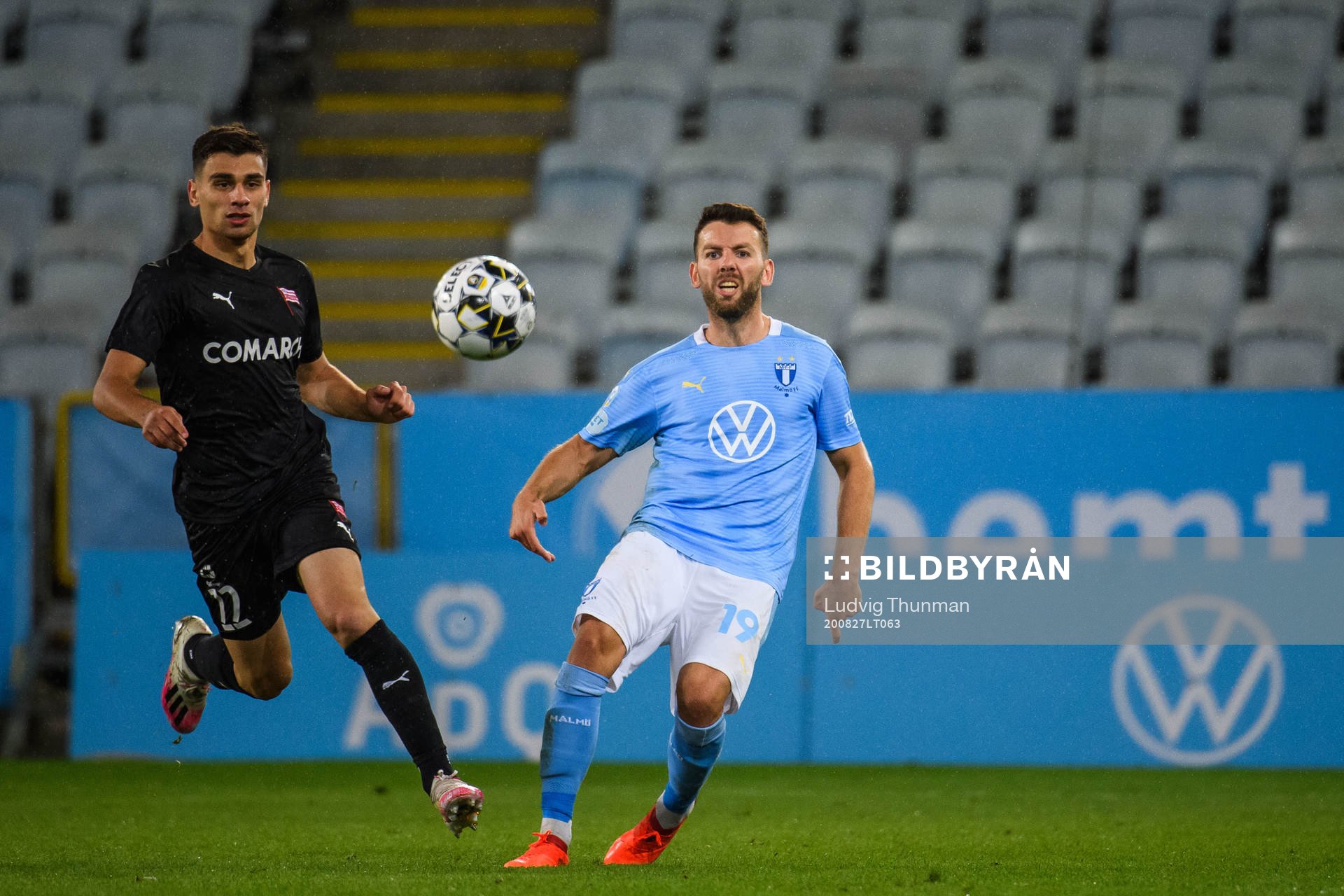Florian Loshaj of Cracovia and Erdal Rakip of Malmö FF