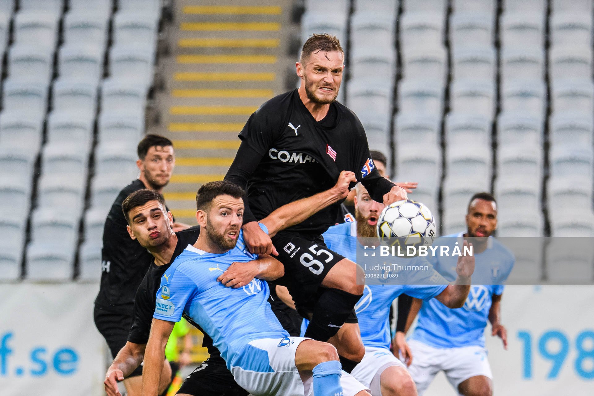 Florian Loshaj and David Jablonsky of Cracovia against