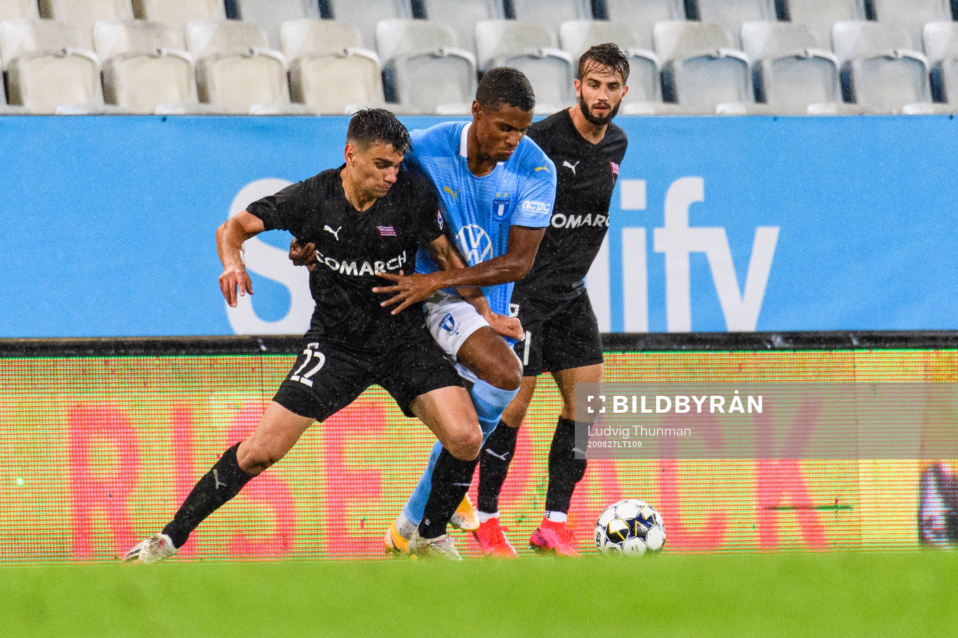 Amin Sarr of Malmö FF fights for the ball with Florian
