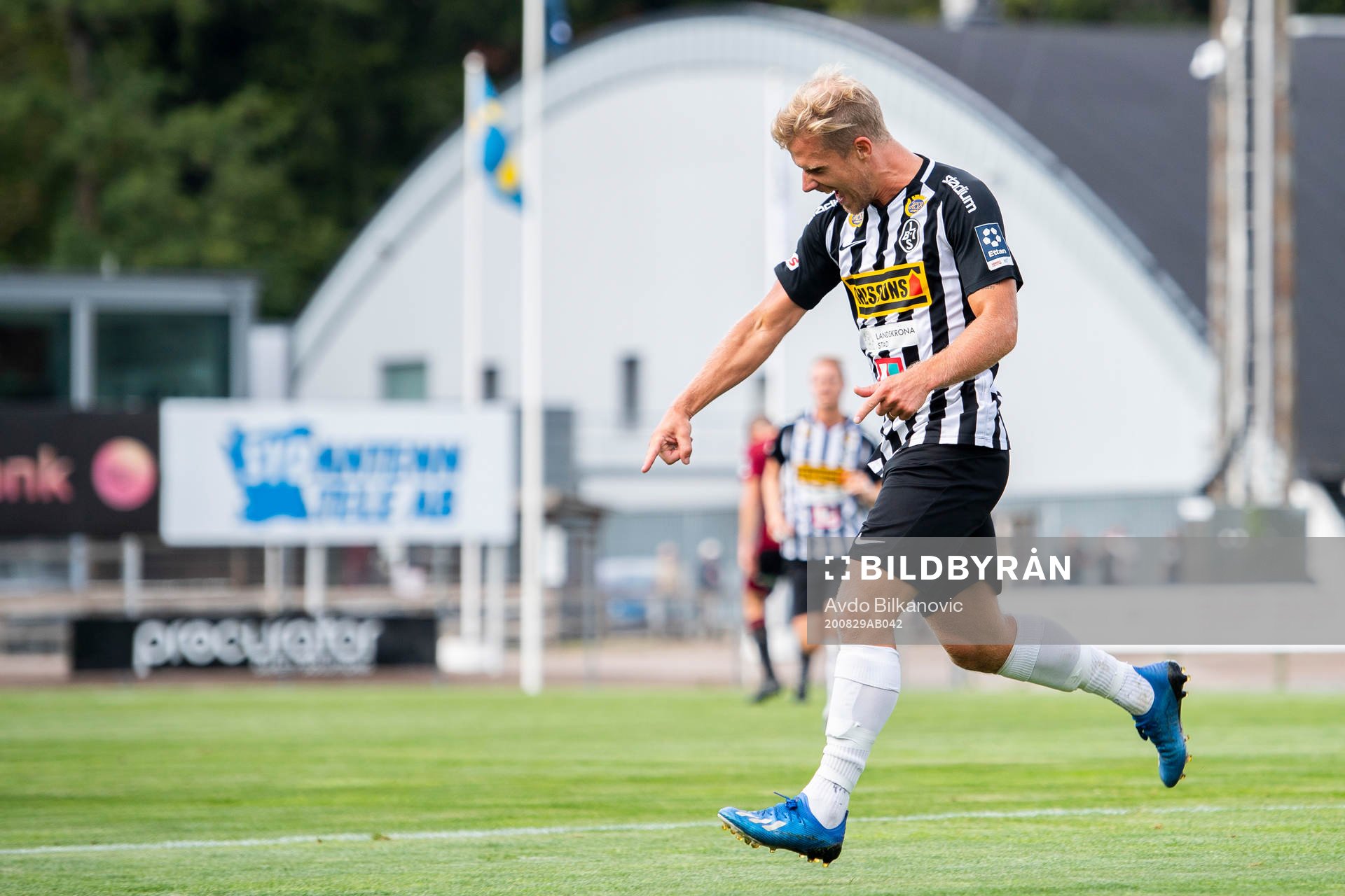 Landskronas Linus Olsson jublar