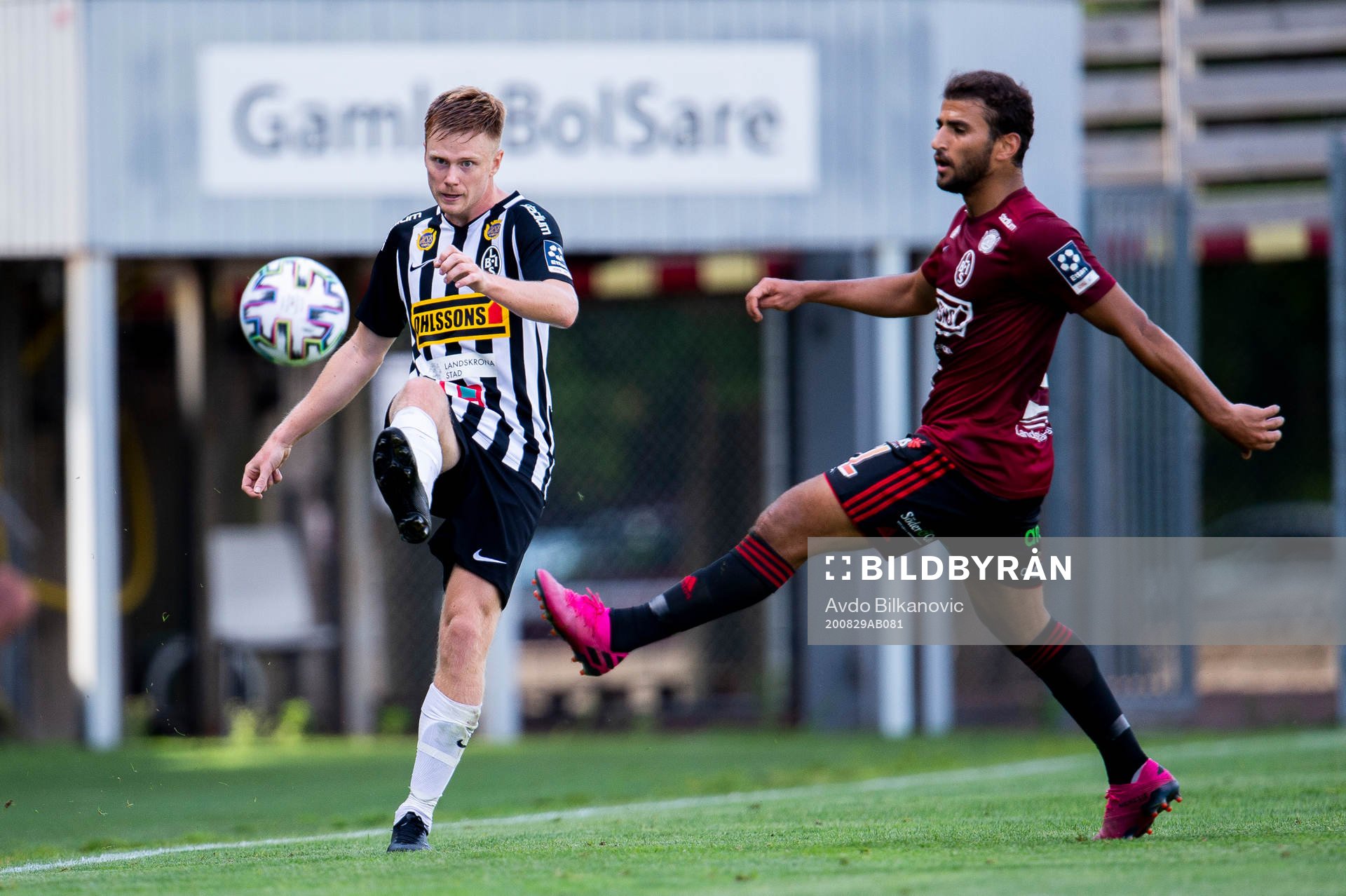 Landskronas Dennis Olofsson och Assyriska Tarek Alnator