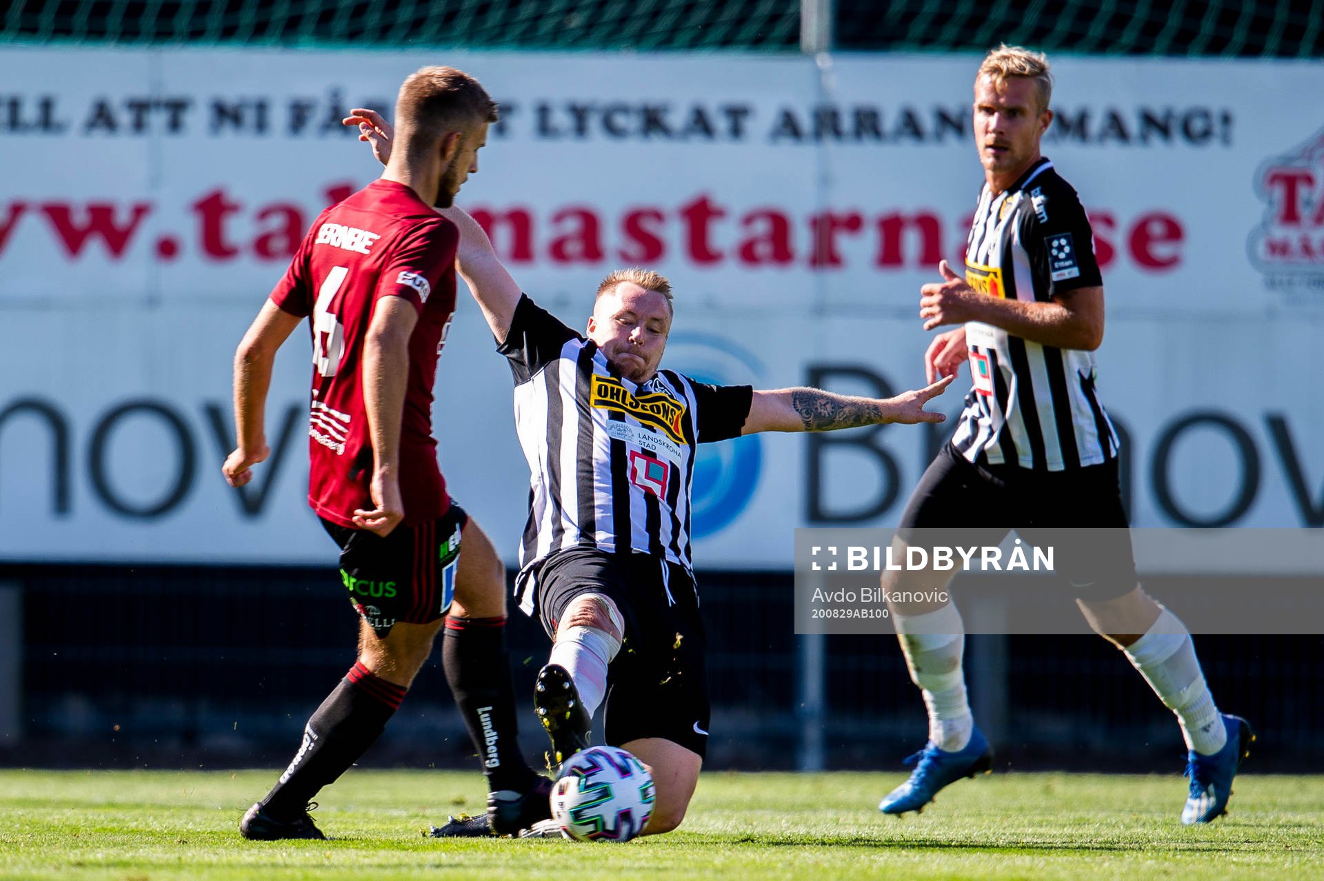 Landskronas Niklas Nielsen och Assyriska Alex Petrovic