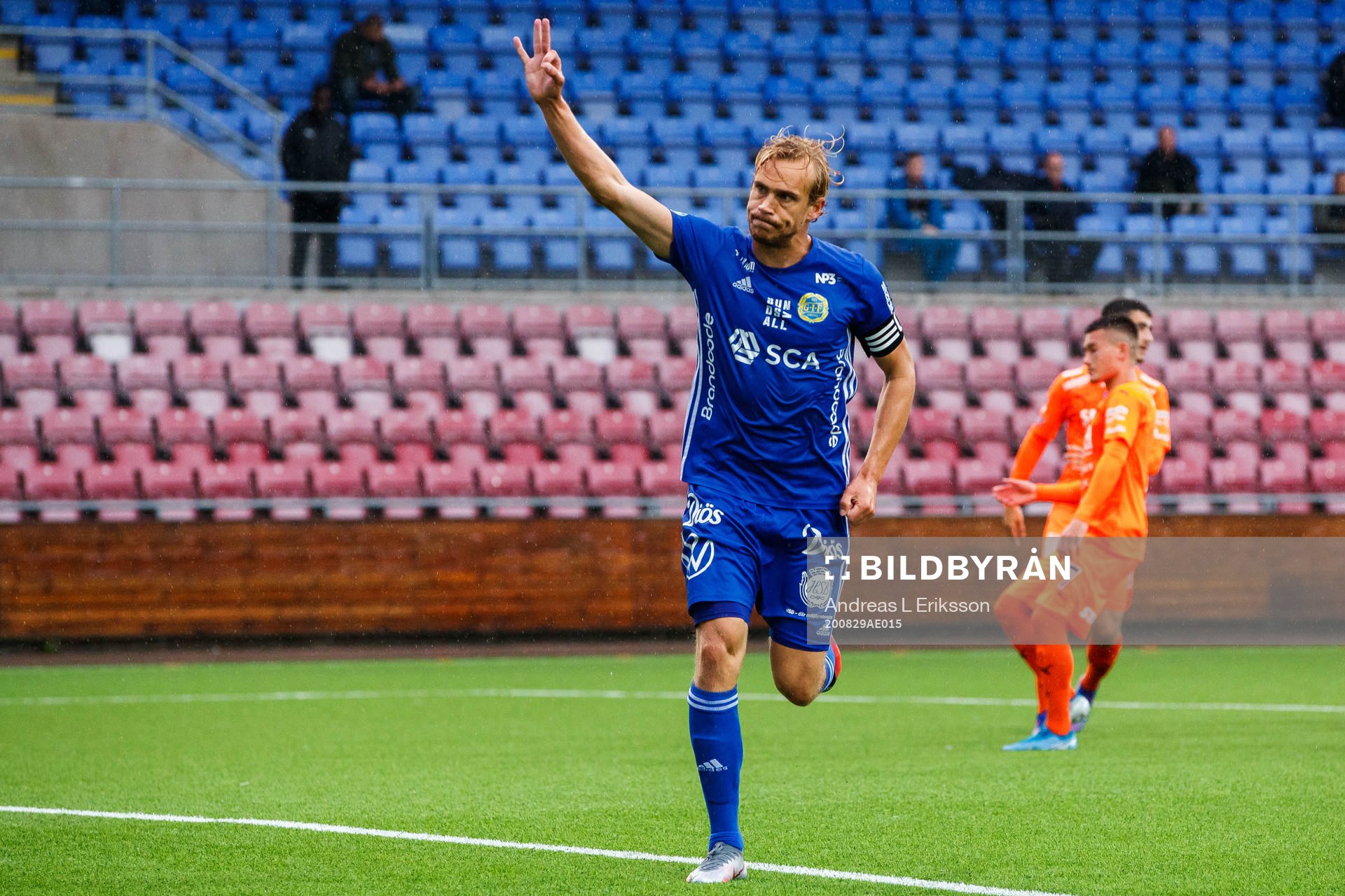 Sundsvalls Pontus Engblom jublar