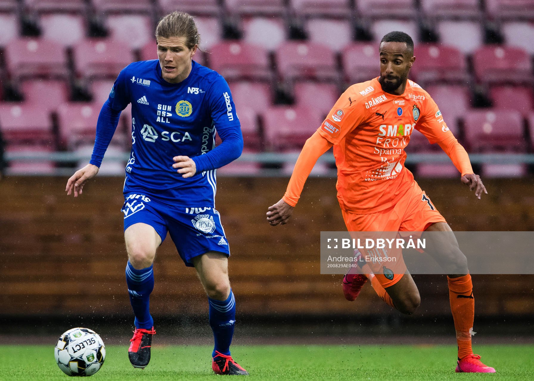 Sundsvalls Oliver Berg och AFC Eskilstunas Ferid Ali