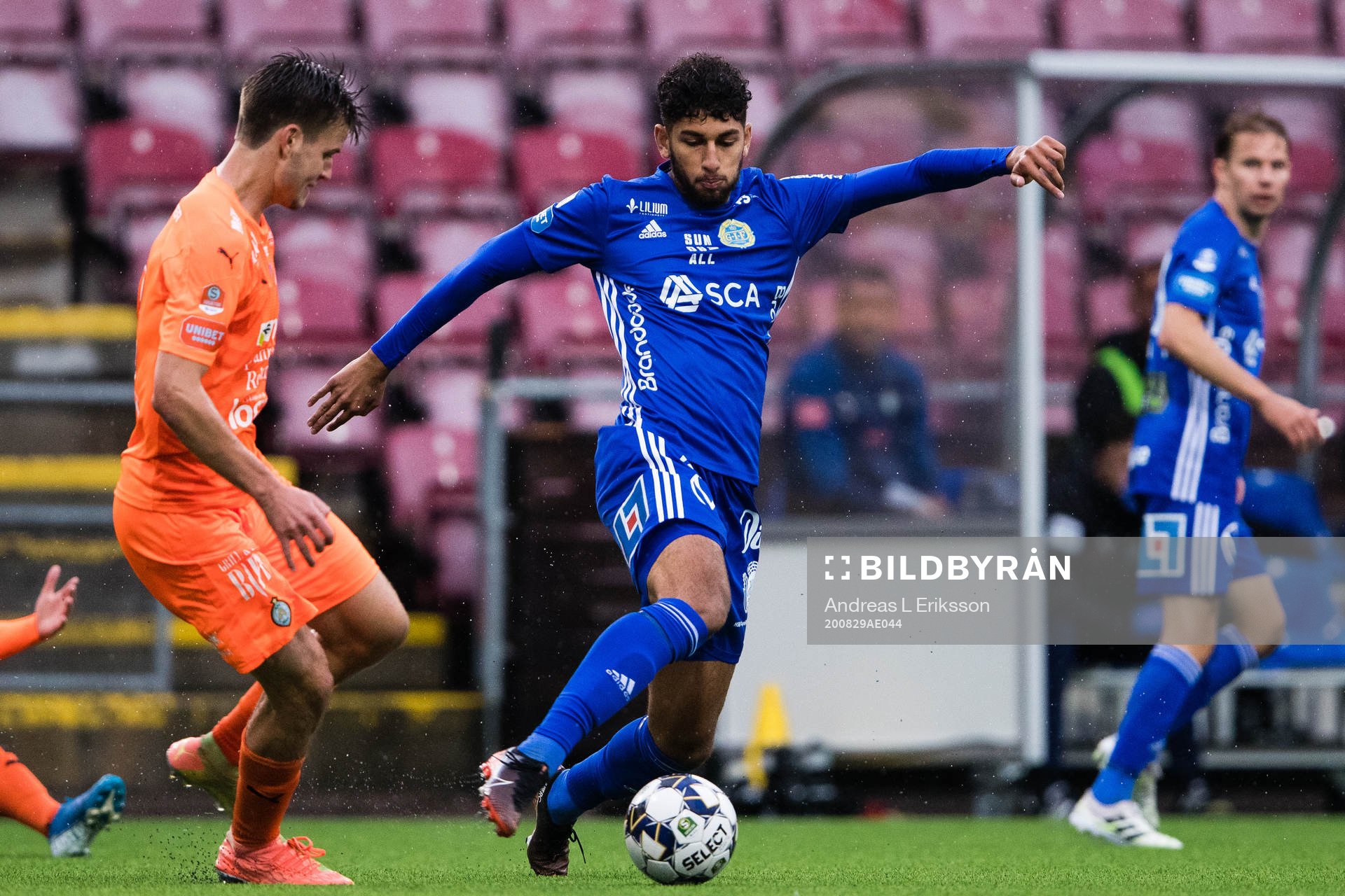 AFC Eskilstunas Wilhelm Loeper och Sundsvalls Paya Pichkah