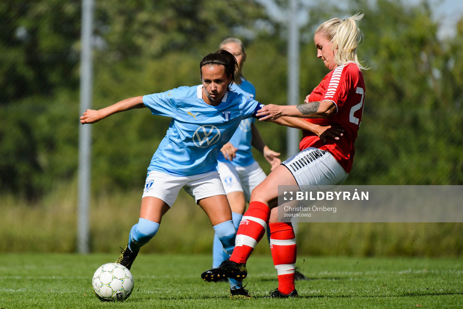 Malmö FFs Cornelia Lindgren och Klågerup Sara Johansson