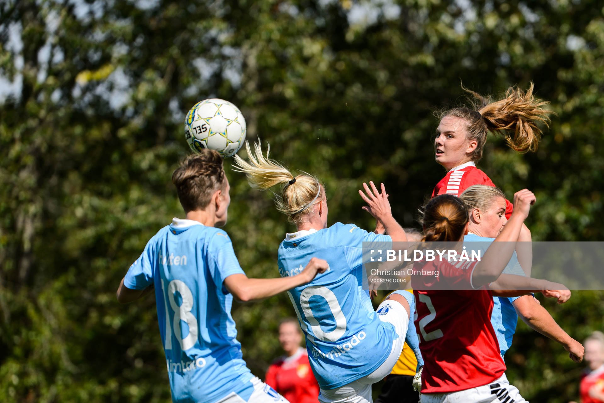 Malmö FFs Melina Skarström mot Klågerup Lovisa Sandgren