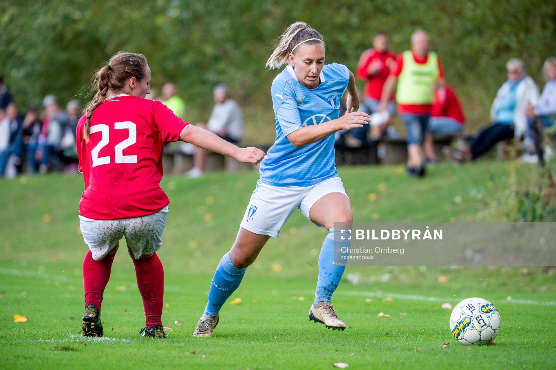 Klågerups Erica Kozma mot Malmö FFs Josefine Carlsson