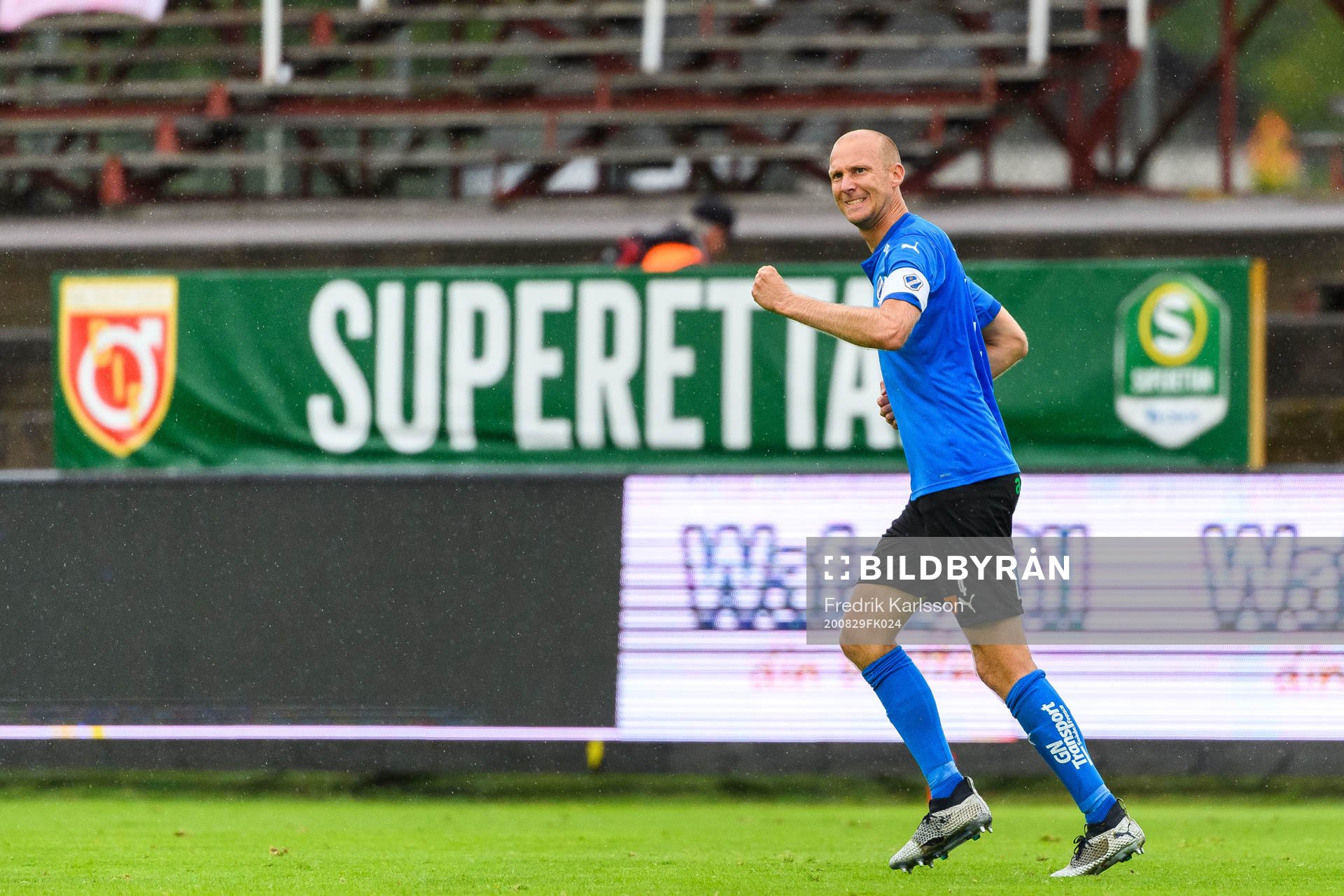 Halmstads Andreas Johansson jublar efter 0-2 under fotbollsmatchen i Superettan mellan Degerfors och Halmstad den 29 augusti 2020 i Degerfors.