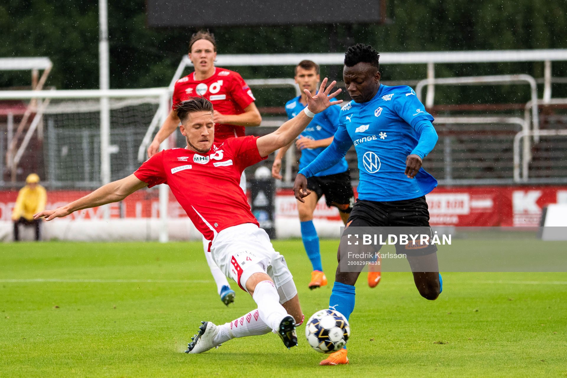 Degerfors Daniel Janevski och Halmstads Thomas Boakye