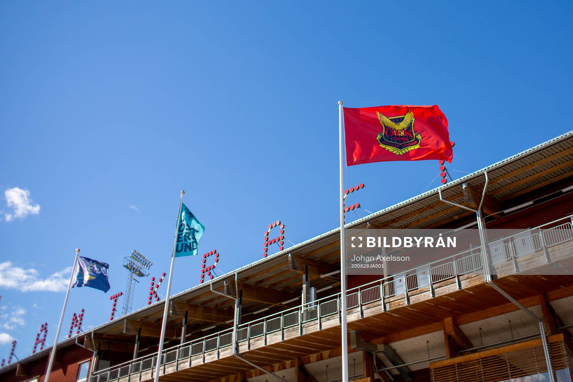 Flagga med Östersunds logga på