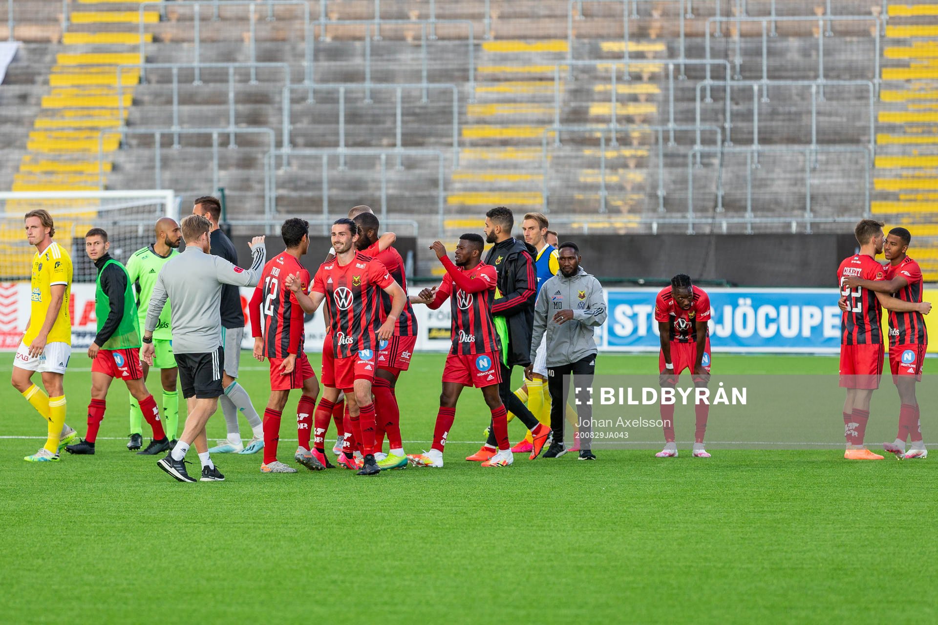 Östersunds Alex Purver jublar