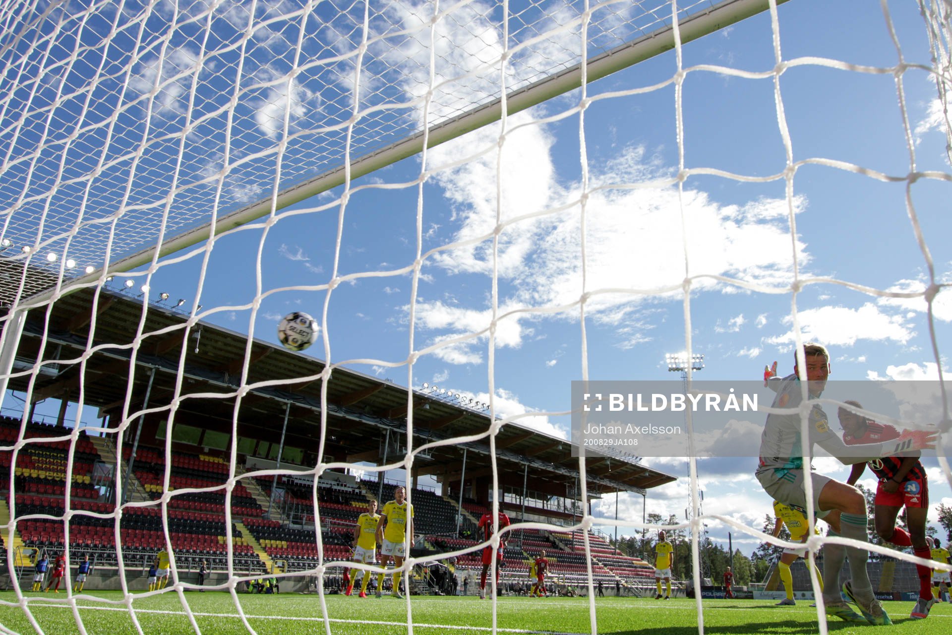 Östersunds Francis Jon-Baptistegör 1-0  bakom Falkenbergs