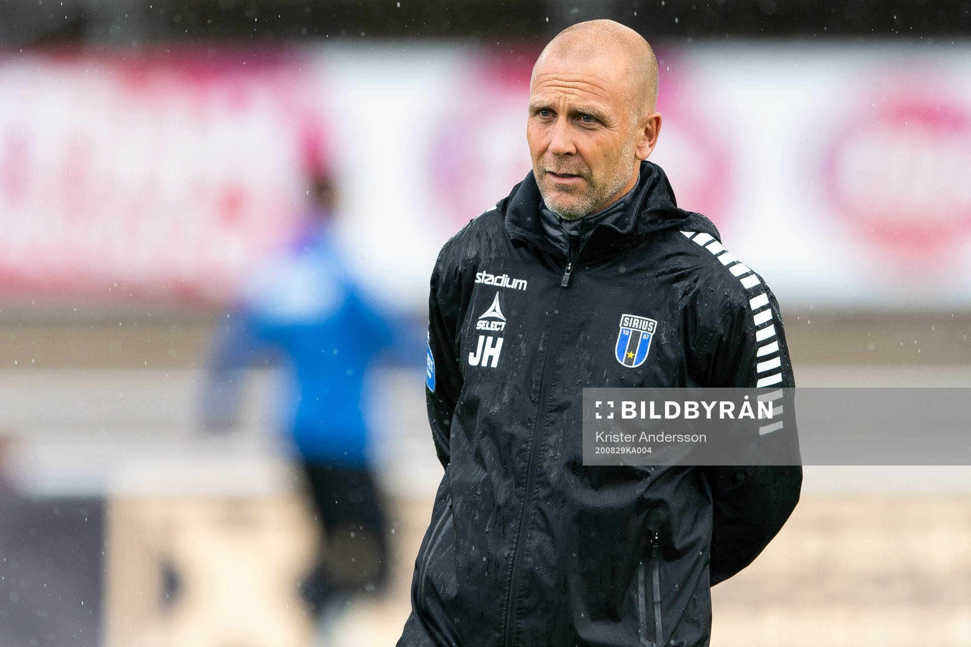 Sirius fystränare Johan Holmström före fotbollsmatchen i
