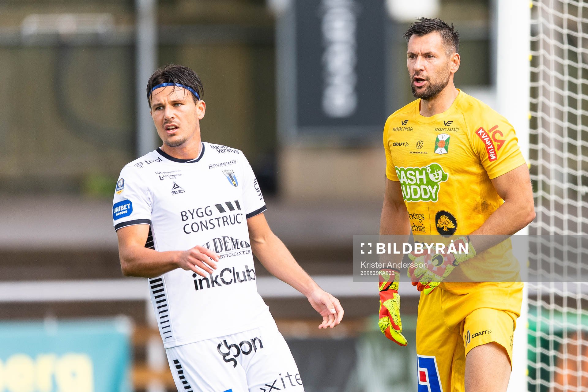 Sirius Stefano Vecchia och Varbergs målvakt Stojan Lukic