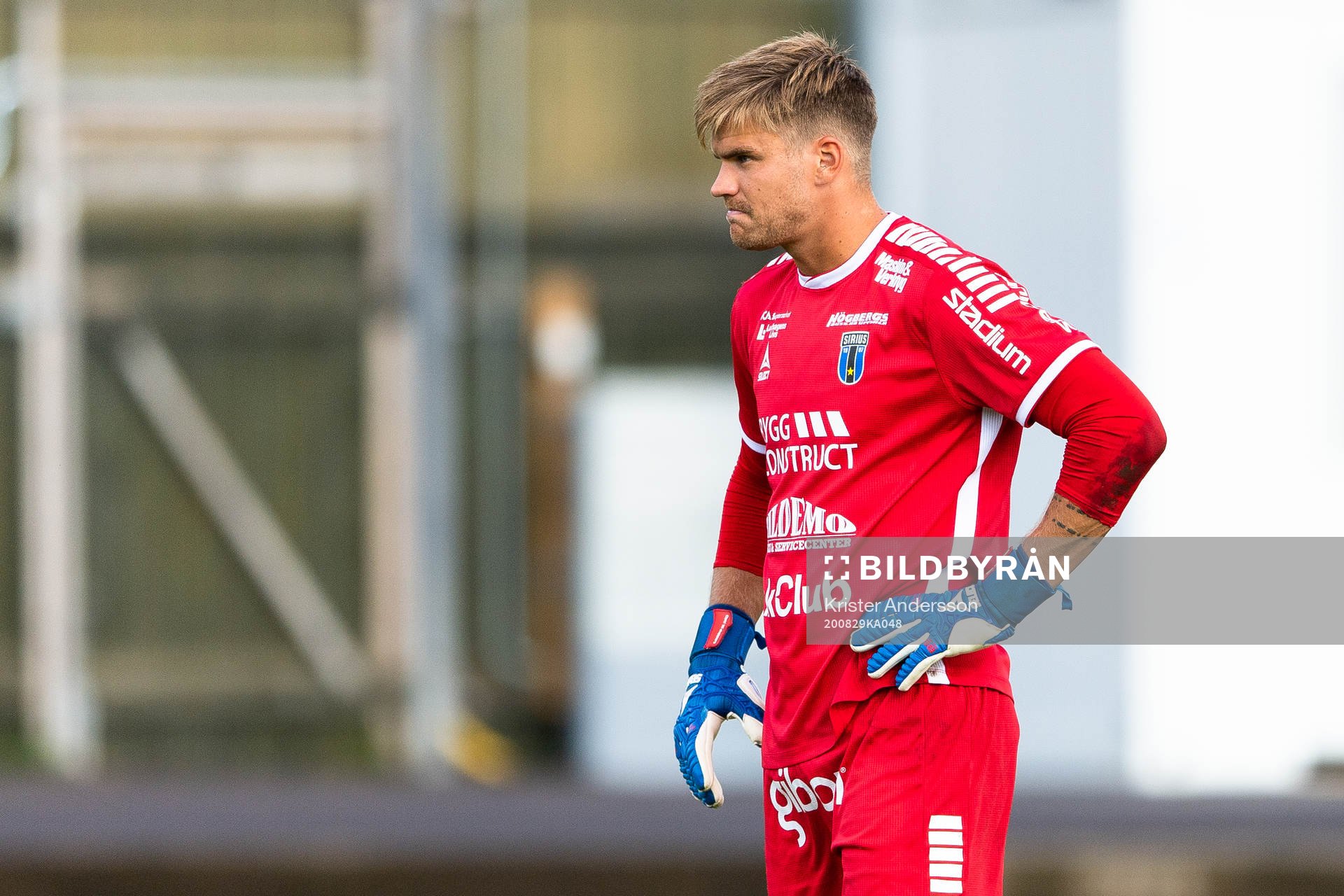 Sirius målvakt Lukas Jonsson deppar