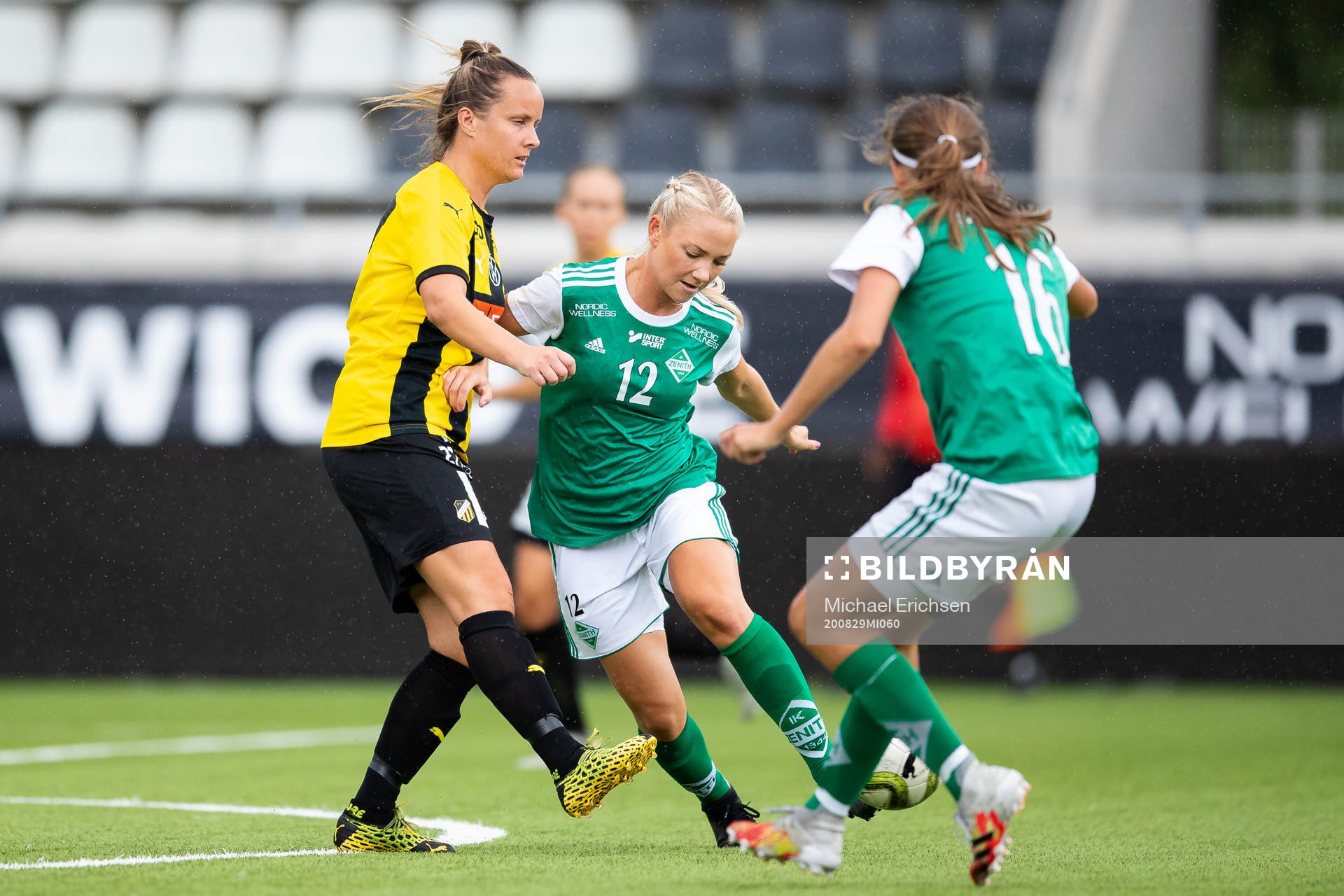 Häckens Emelie Pettersson och Zeniths Sara Baldebounder
