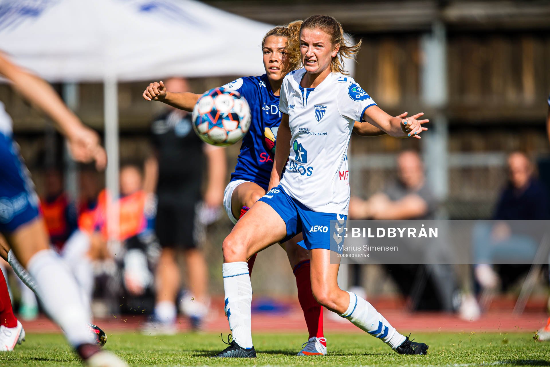 Celin Bizet Ildhusøy of Vålerenga and Kristin Holmen of
