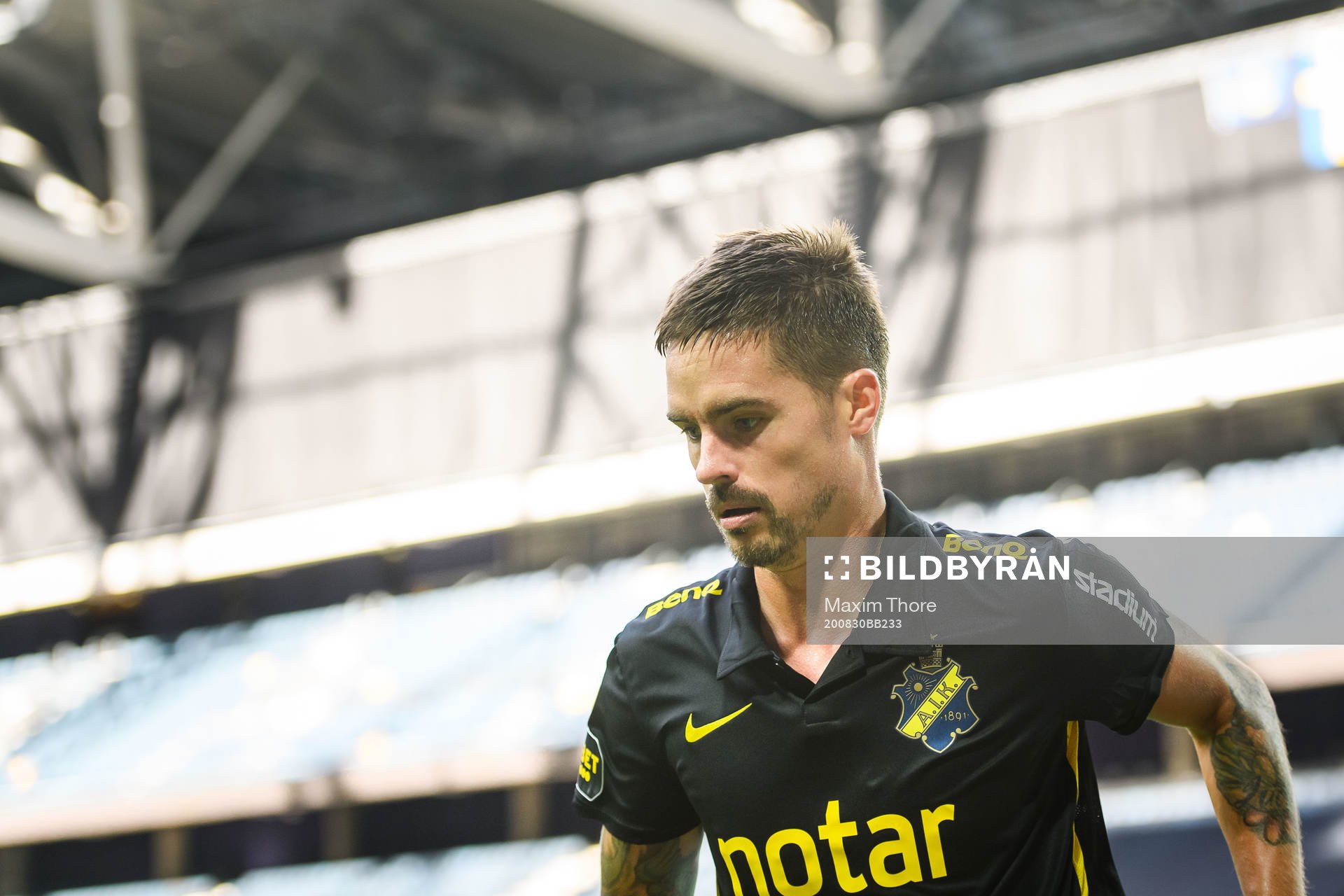 AIK:s Mikael Lustig under fotbollsmatchen i Allsvenskan mellan AIK och Häcken den 30 augusti 2020 i Stockholm.