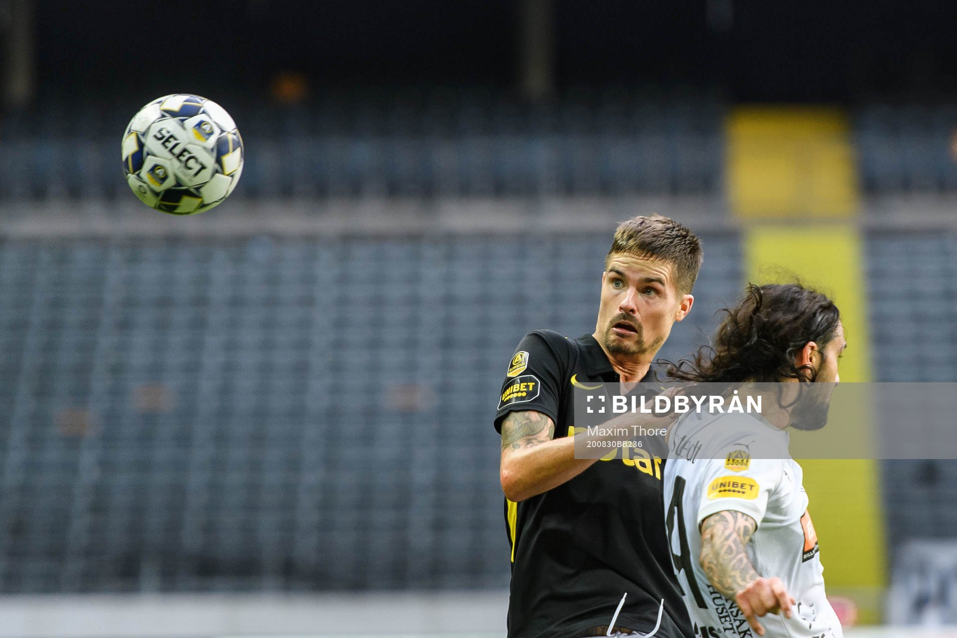 AIK:s Mikael Lustig under fotbollsmatchen i Allsvenskan mellan AIK och Häcken den 30 augusti 2020 i Stockholm.