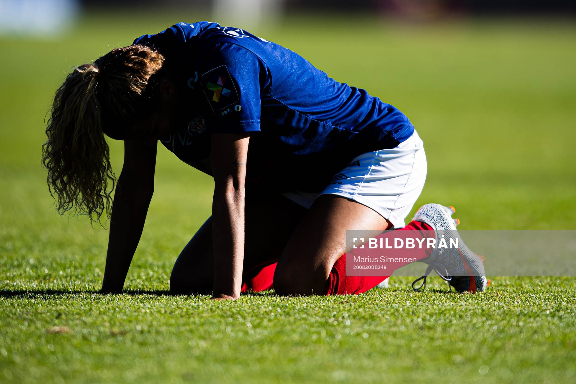 Celin Bizet Ildhusøy of Vålerenga looks dejected