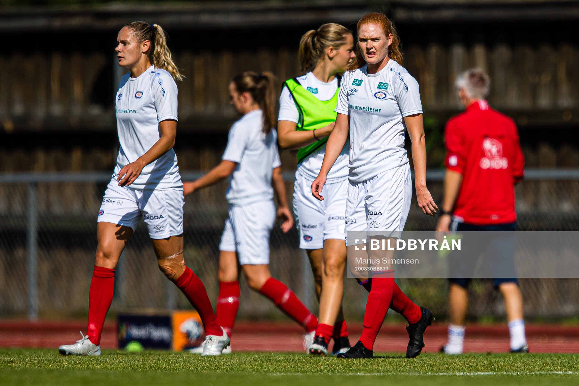 Andrine Tomter and Stine Ballisager Pedersen of Vålerenga