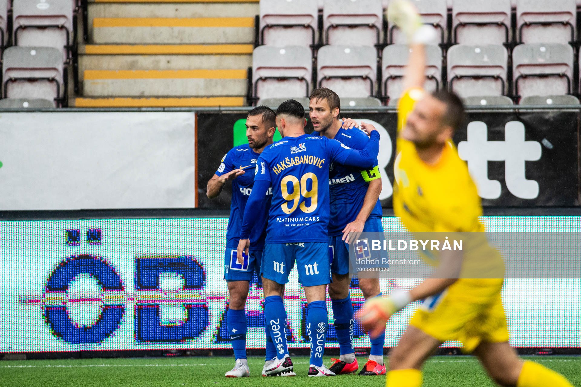 IFK Norrköpings Christoffer Nyman jublar med lagkamrater
