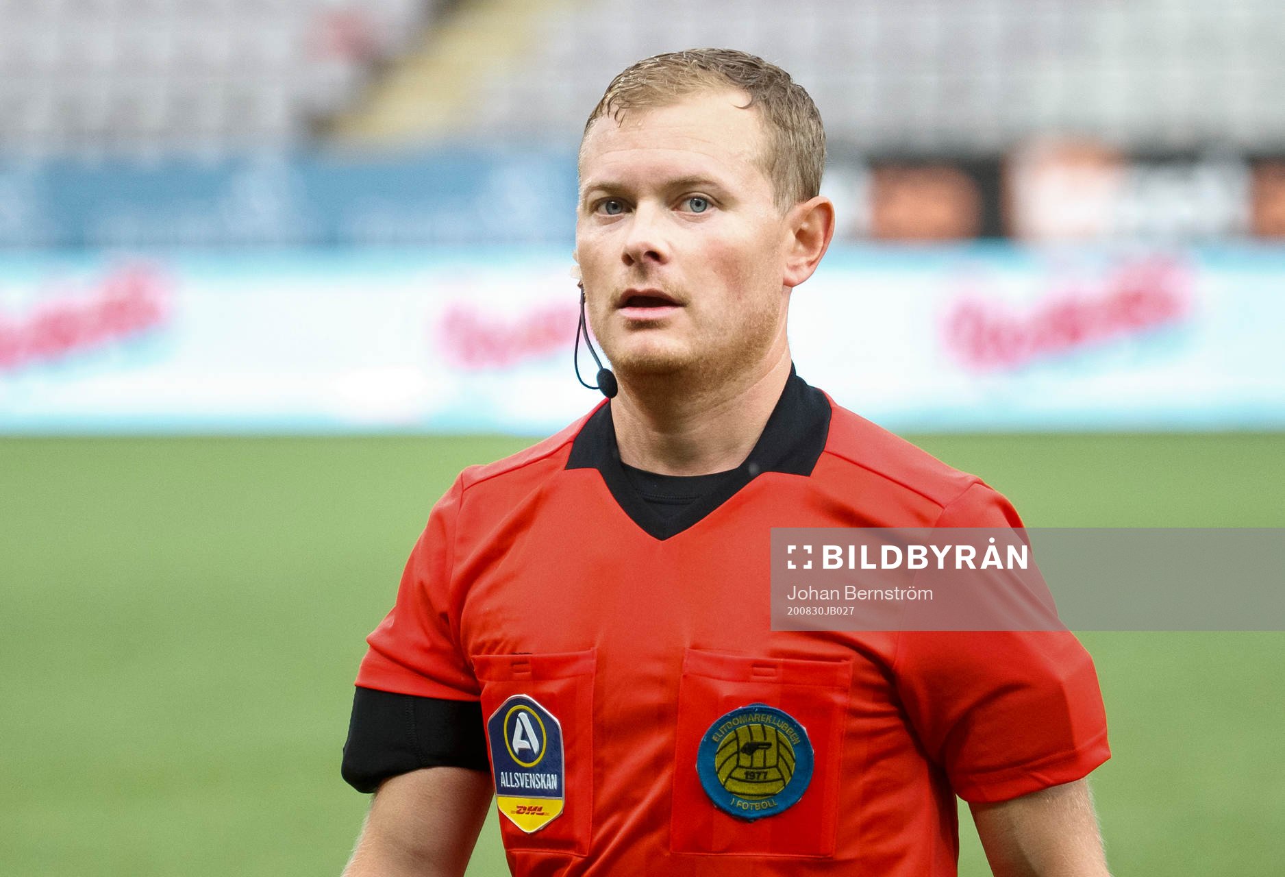 Domaren Fredrik Klitte under fotbollsmatchen i Allsvenskan mellan Örebro och IFK Norrköping den 30 augusti 2020 i Örebro.