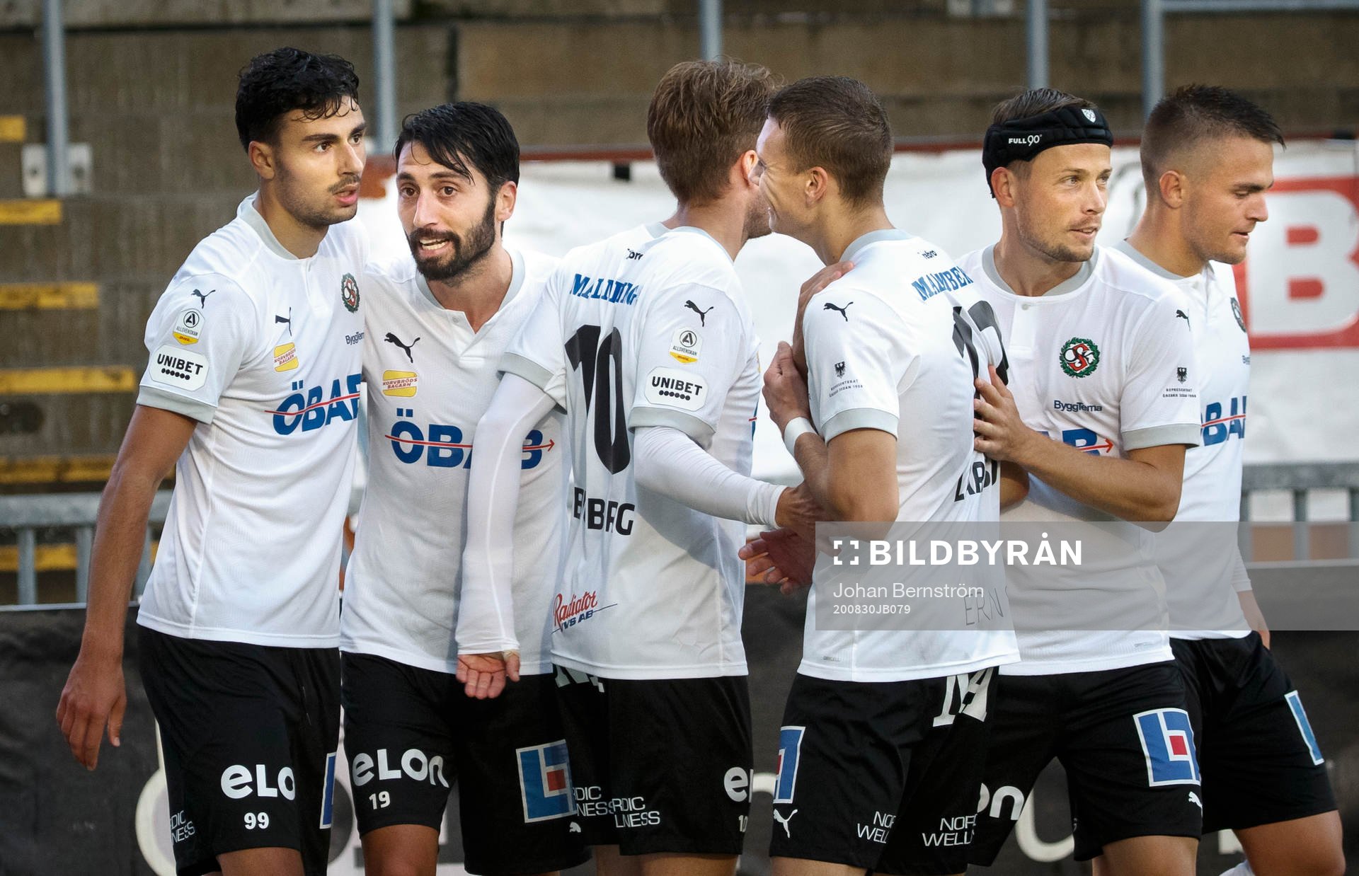 Örebros Deniz Hümmet gör 4-3 och jublar med Nahir Besara