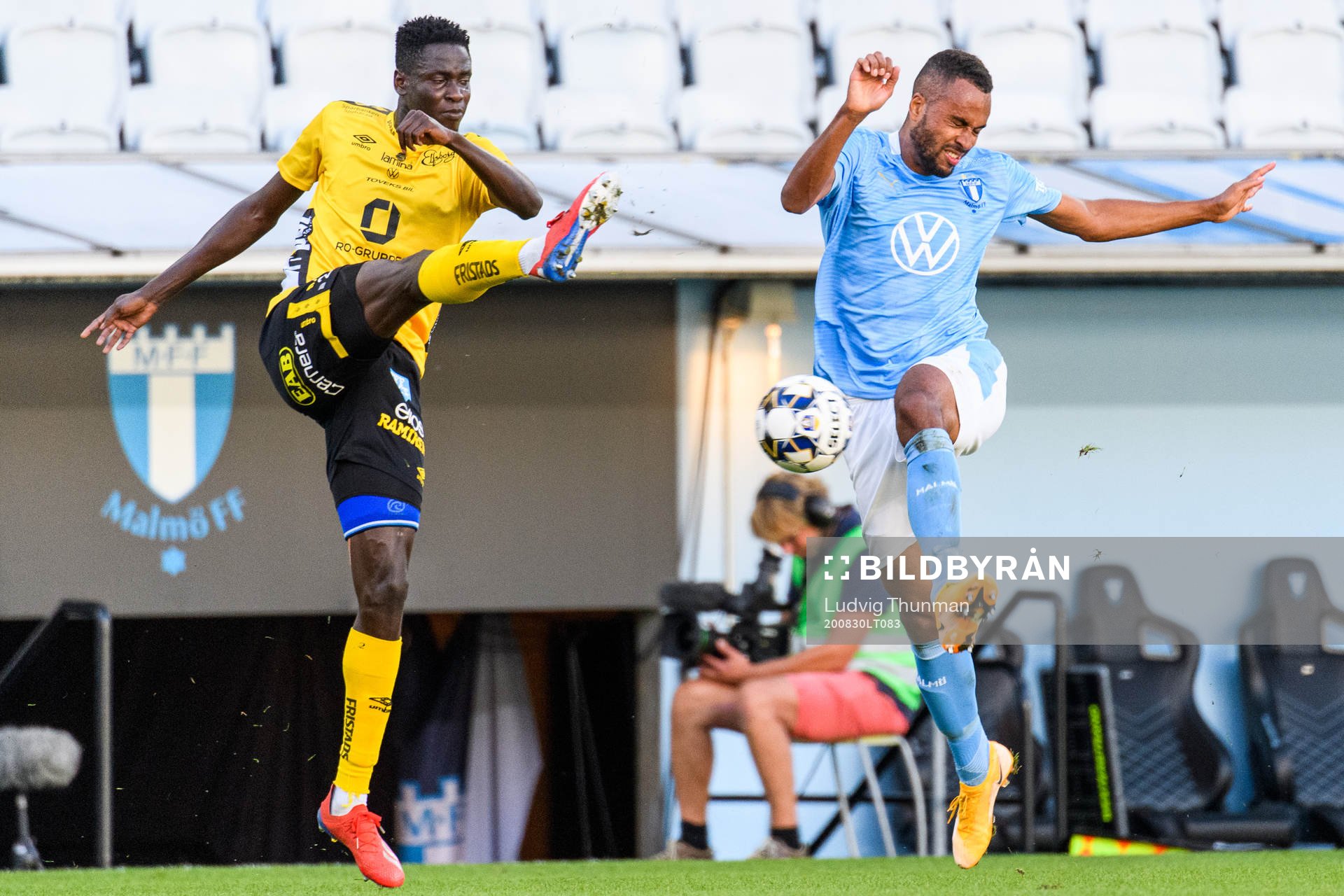 Elfsborgs Joseph Okumu och Malmö FFs Isaac Kiese Thelin